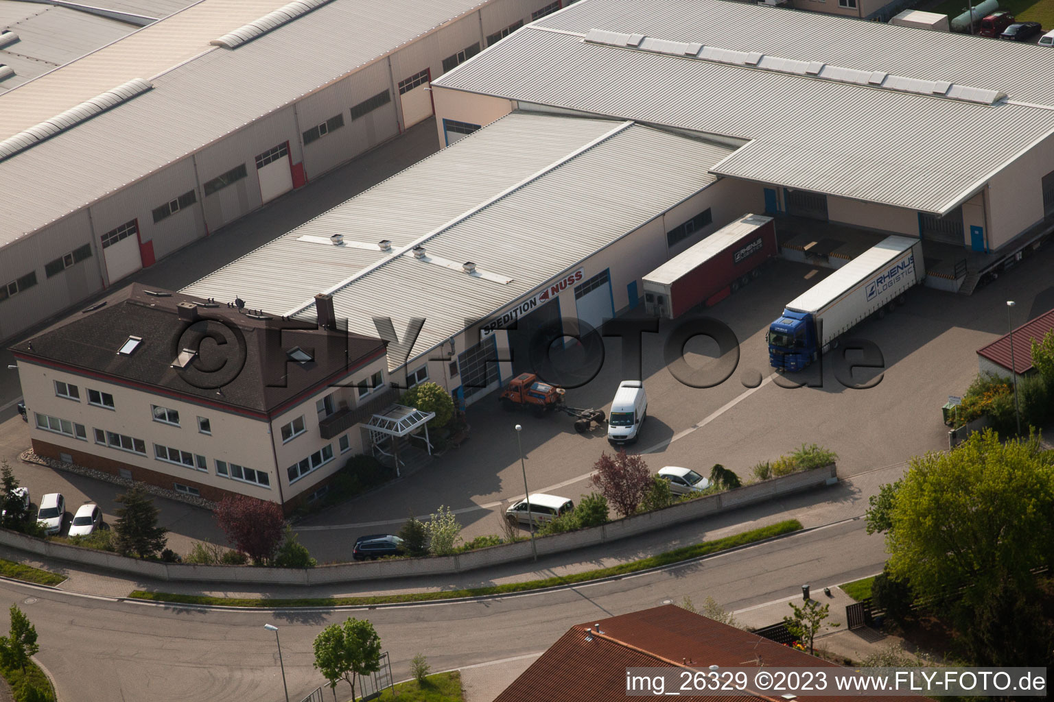 Vue aérienne de Entreprise de transport de marchandises Nuss dans la zone industrielle de Horst à le quartier Minderslachen in Kandel dans le département Rhénanie-Palatinat, Allemagne