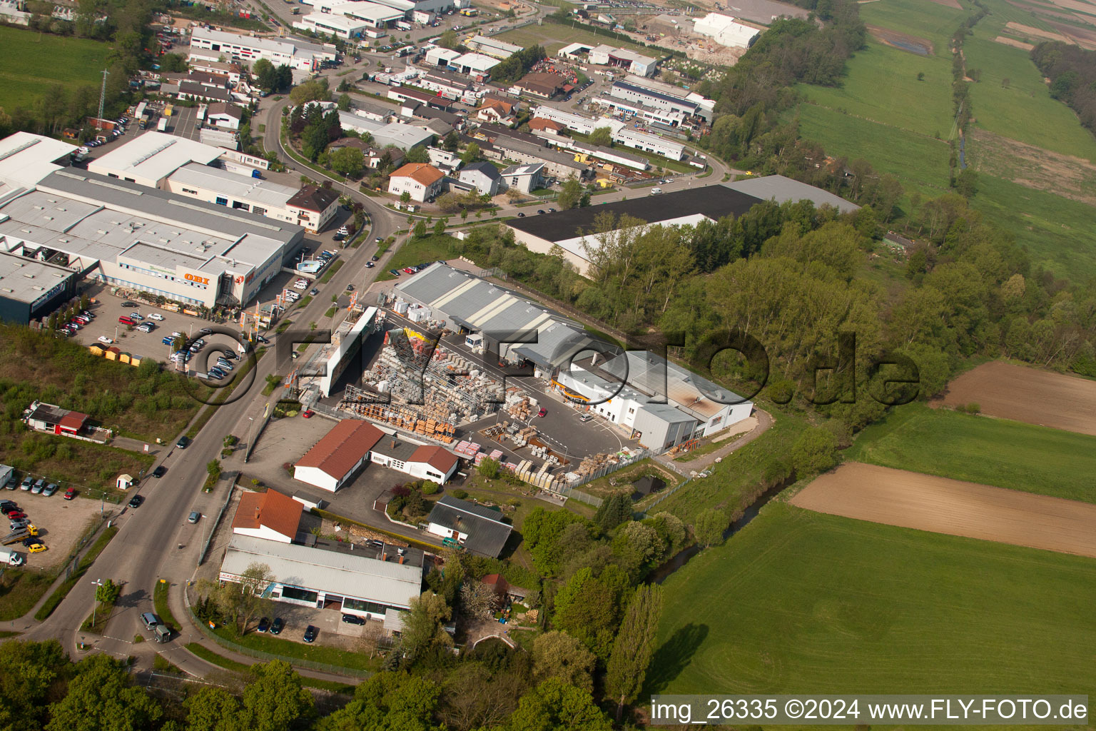 Vue aérienne de Minderlachen, commerce de matériaux de construction UNION à le quartier Minderslachen in Kandel dans le département Rhénanie-Palatinat, Allemagne