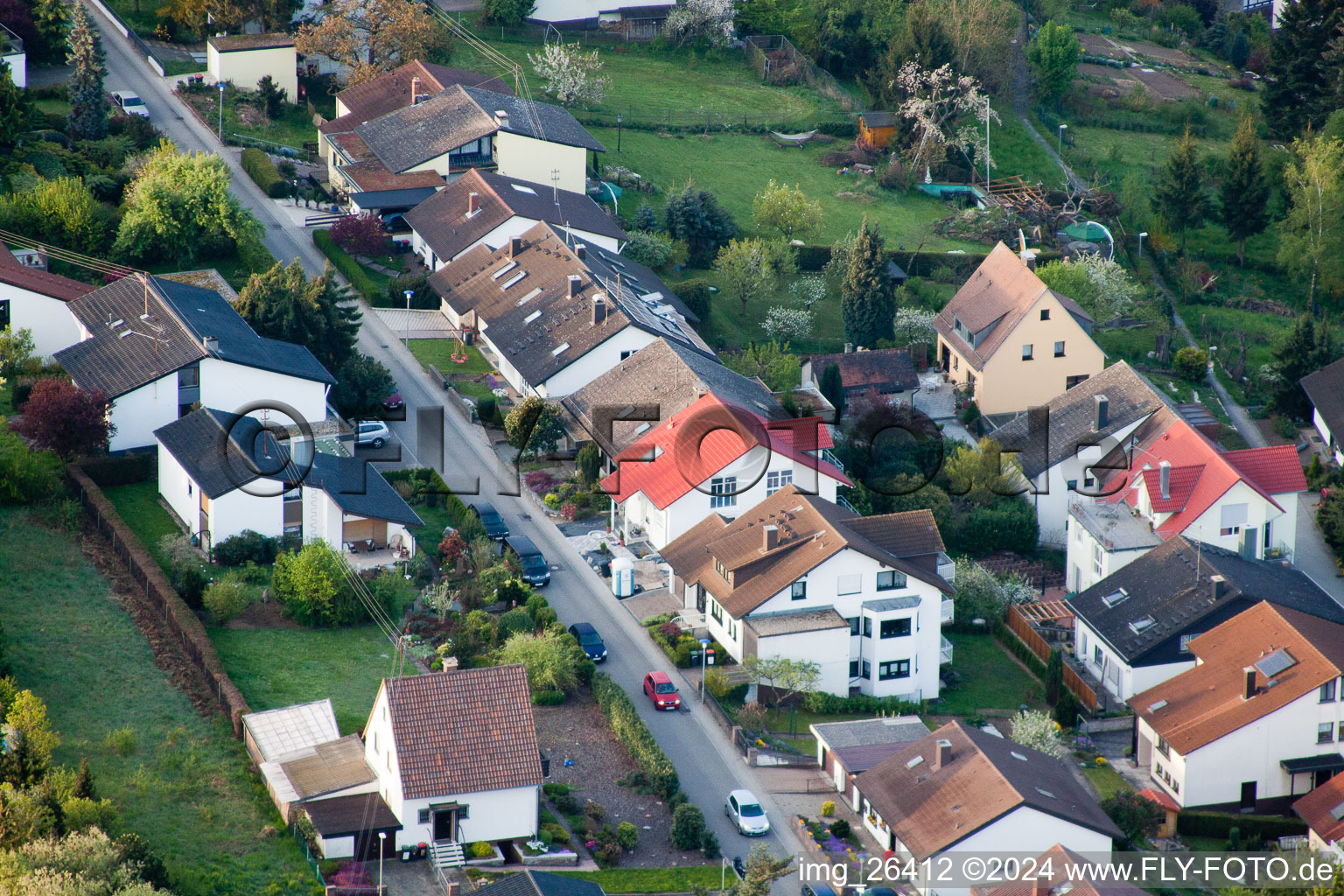 Vue d'oiseau de Quartier Grünwettersbach in Karlsruhe dans le département Bade-Wurtemberg, Allemagne