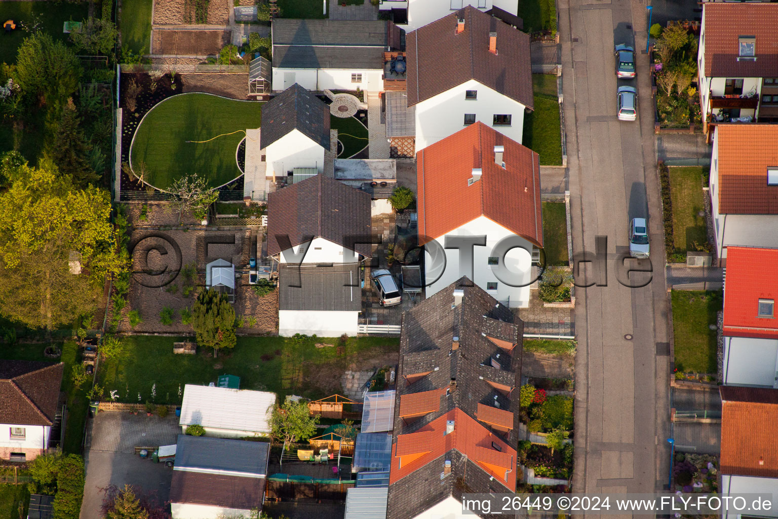 Vue aérienne de Jardins familiaux sur Rosenstr à le quartier Reichenbach in Waldbronn dans le département Bade-Wurtemberg, Allemagne