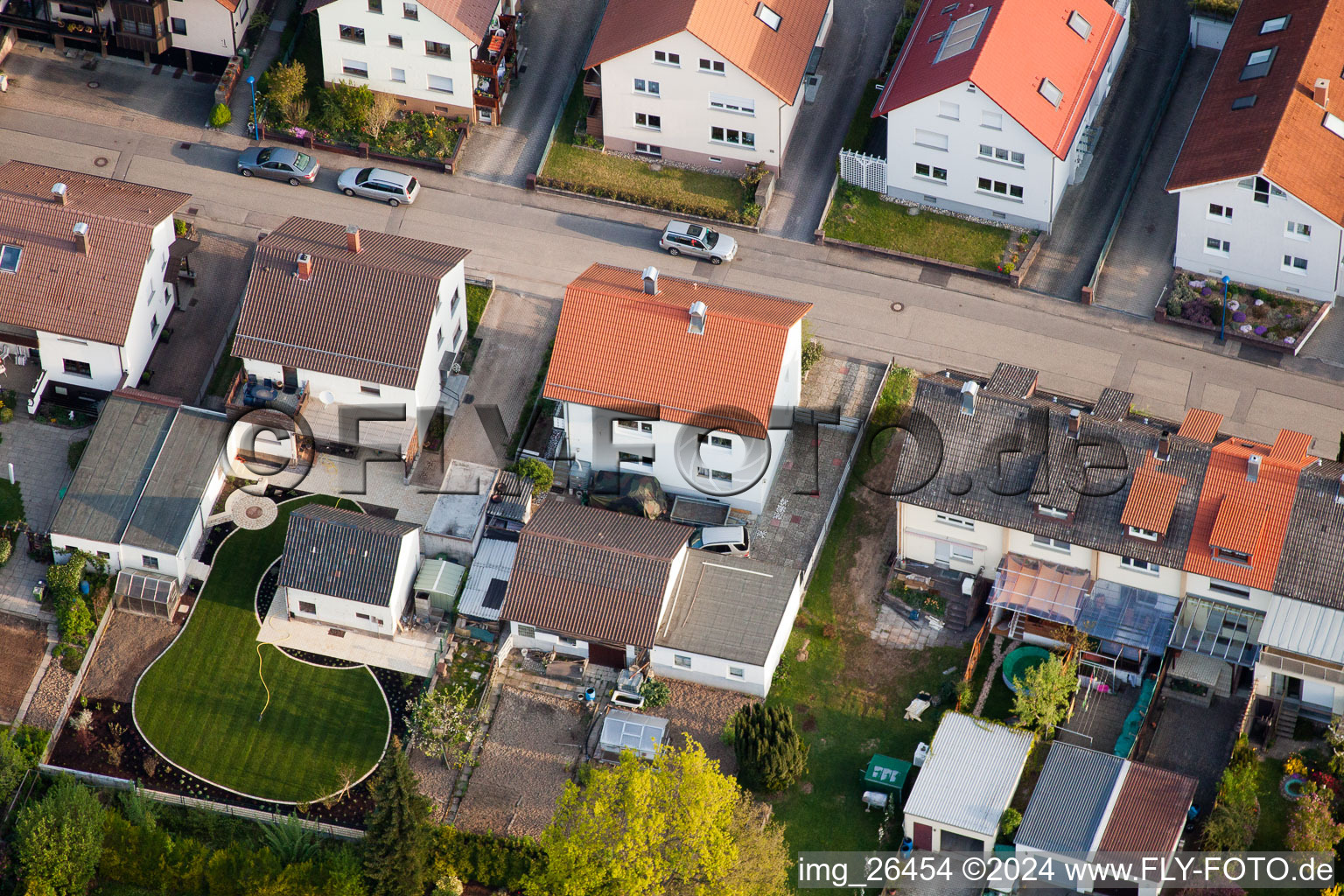 Jardins familiaux sur Rosenstr à le quartier Reichenbach in Waldbronn dans le département Bade-Wurtemberg, Allemagne hors des airs