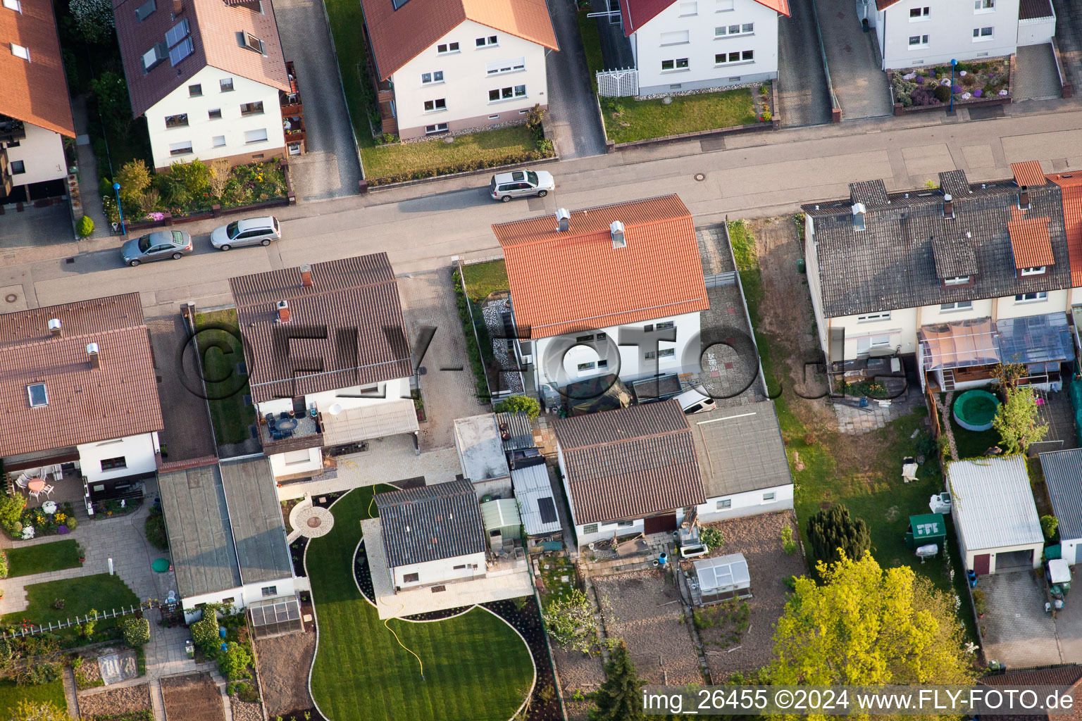 Jardins familiaux sur Rosenstr à le quartier Reichenbach in Waldbronn dans le département Bade-Wurtemberg, Allemagne vue d'en haut