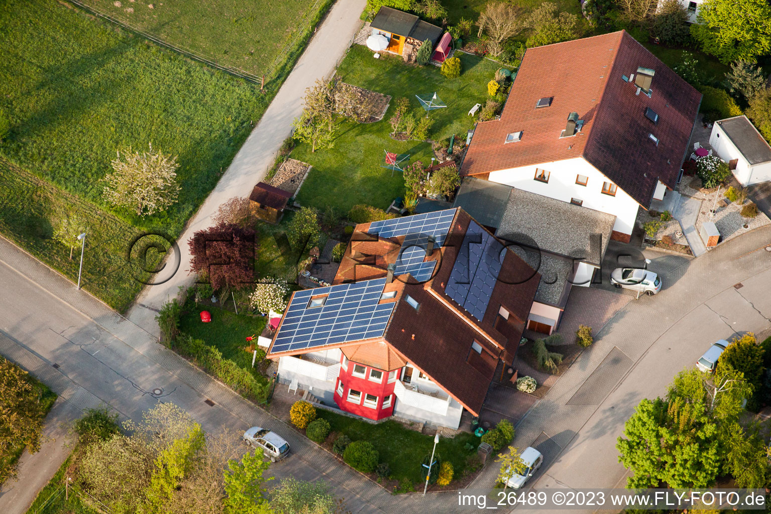 Quartier Stupferich in Karlsruhe dans le département Bade-Wurtemberg, Allemagne du point de vue du drone