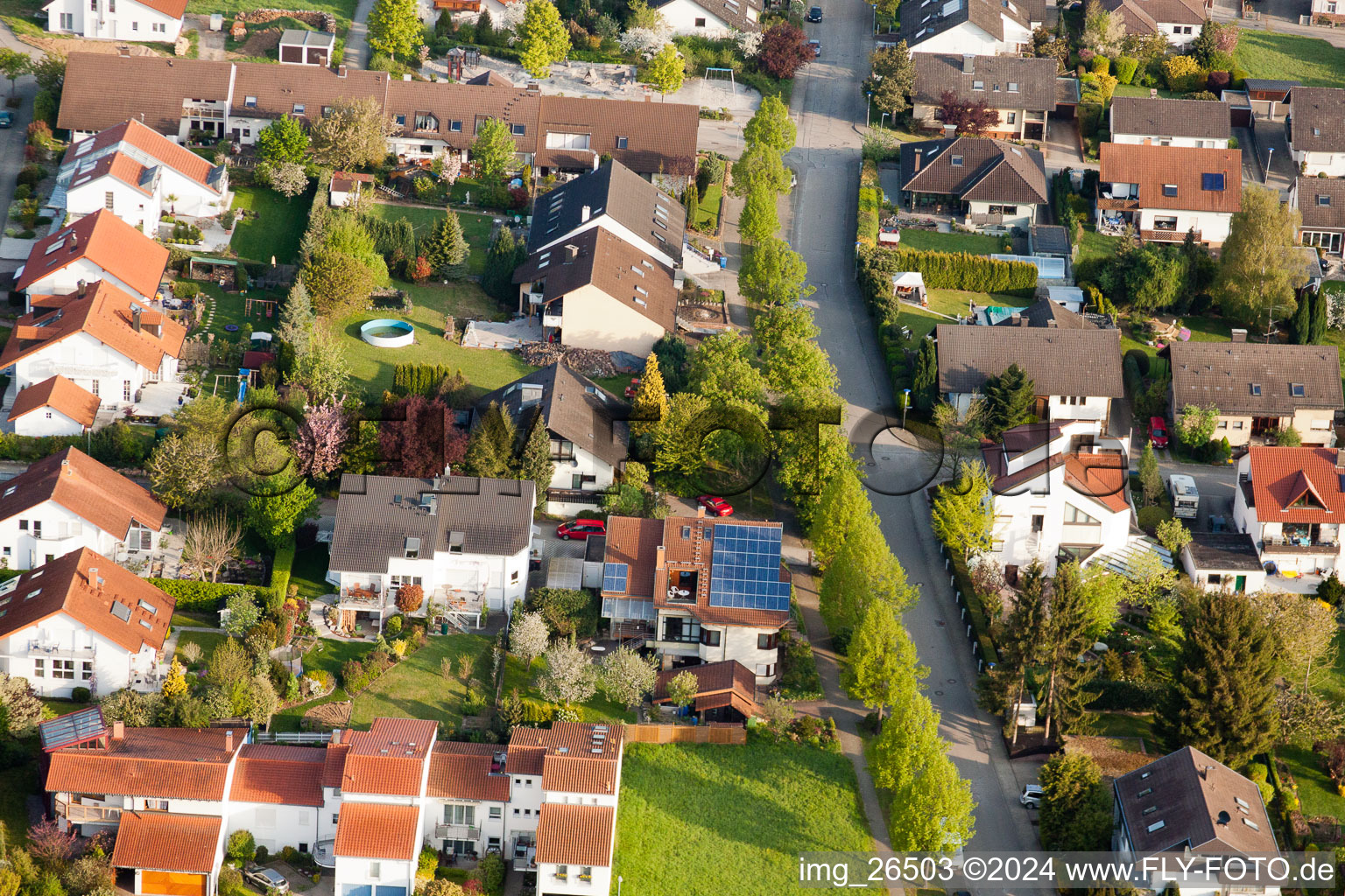 Quartier Stupferich in Karlsruhe dans le département Bade-Wurtemberg, Allemagne du point de vue du drone