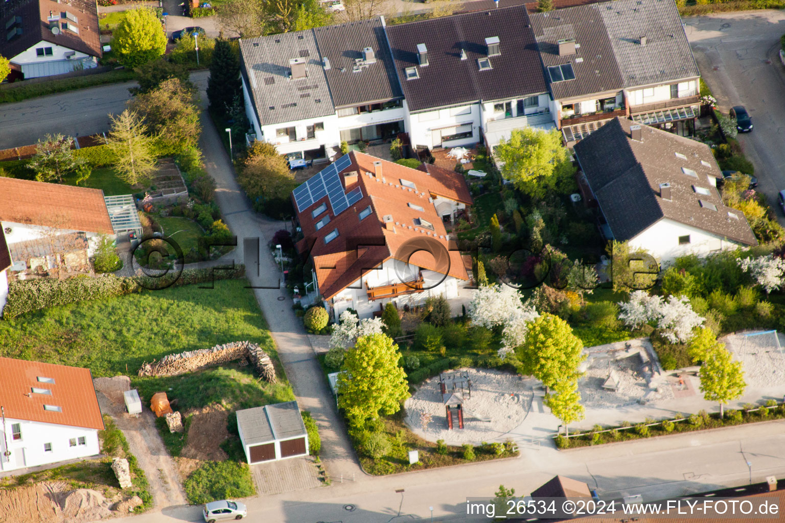 Enregistrement par drone de Quartier Stupferich in Karlsruhe dans le département Bade-Wurtemberg, Allemagne