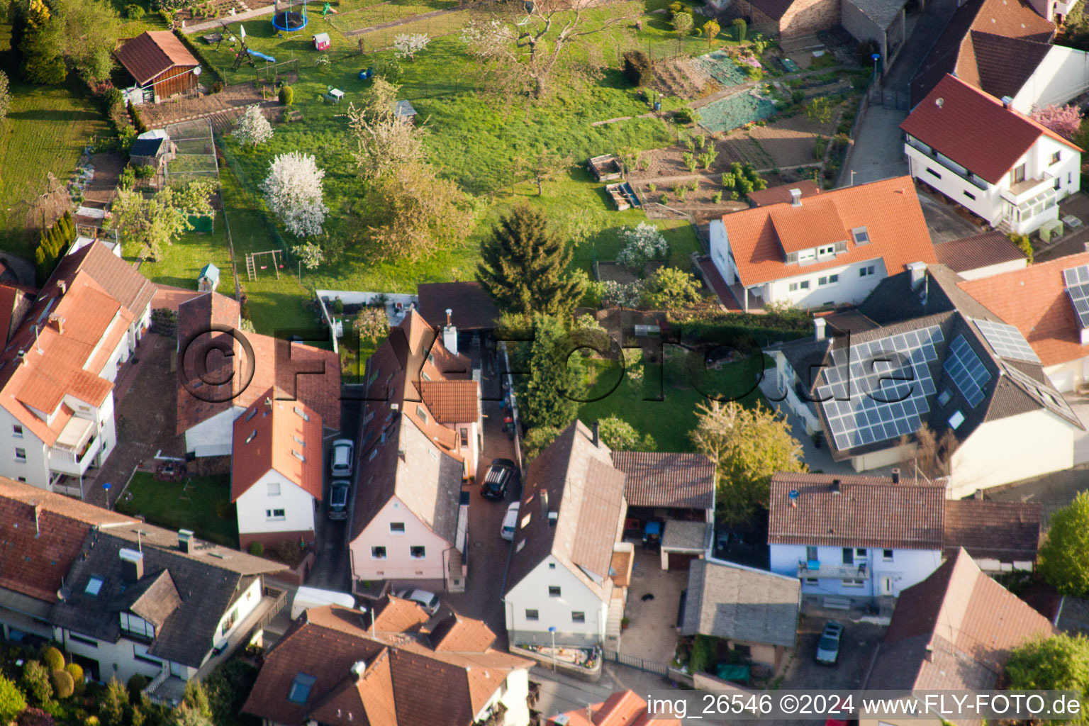 Vue d'oiseau de Quartier Stupferich in Karlsruhe dans le département Bade-Wurtemberg, Allemagne