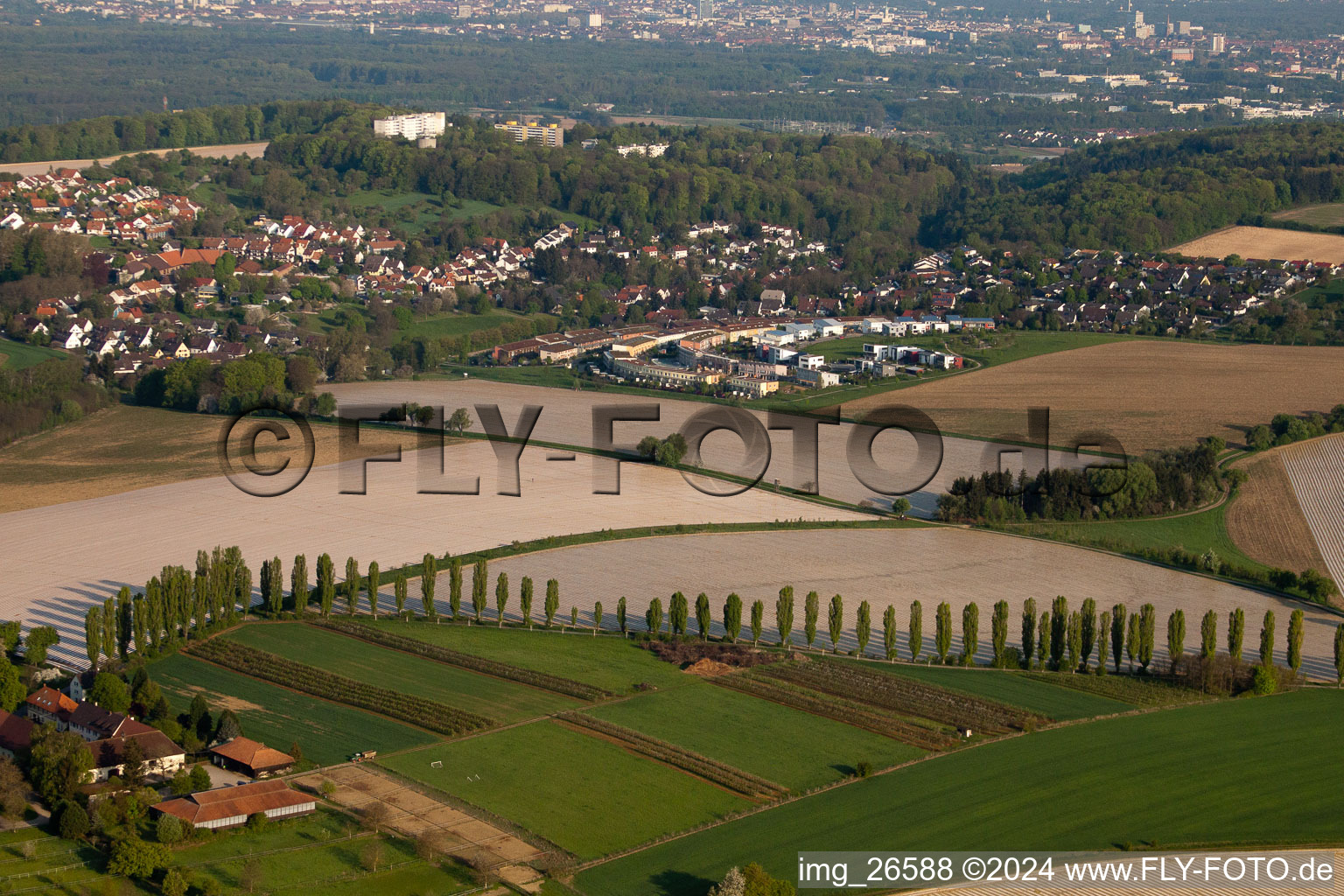 Enregistrement par drone de Quartier Hohenwettersbach in Karlsruhe dans le département Bade-Wurtemberg, Allemagne