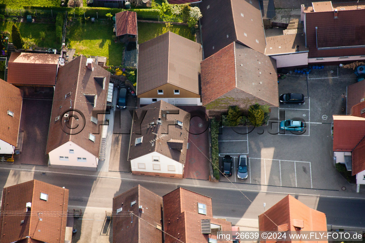 Enregistrement par drone de Quartier Stupferich in Karlsruhe dans le département Bade-Wurtemberg, Allemagne