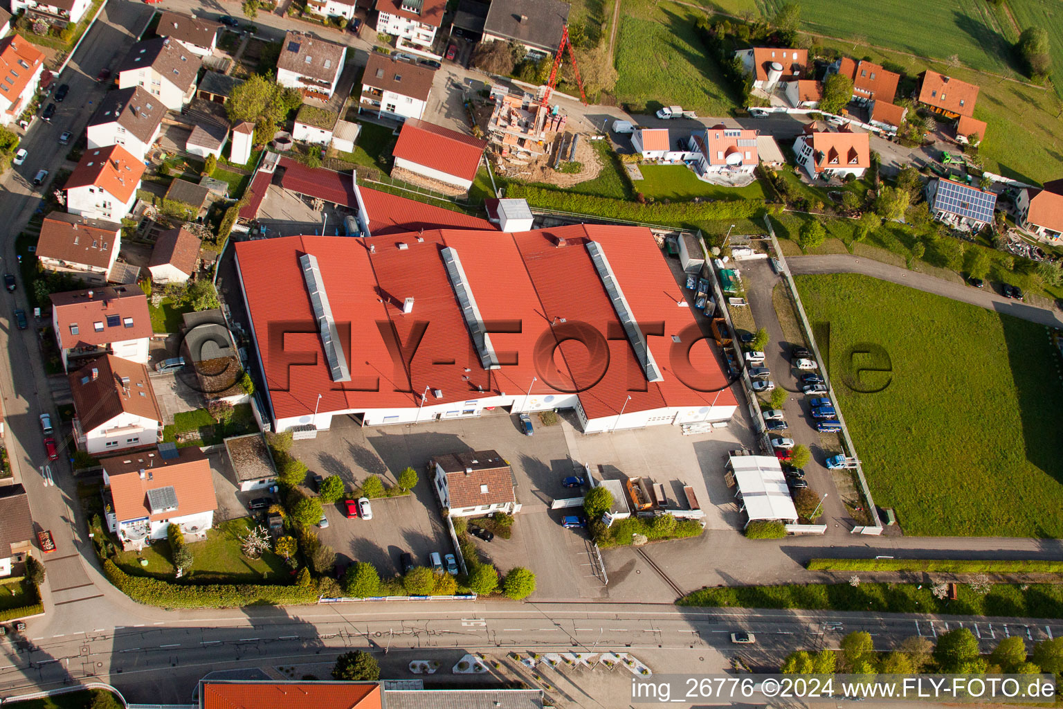 Vue aérienne de Schneider Dach + Holzbau GmbH à le quartier Stupferich in Karlsruhe dans le département Bade-Wurtemberg, Allemagne