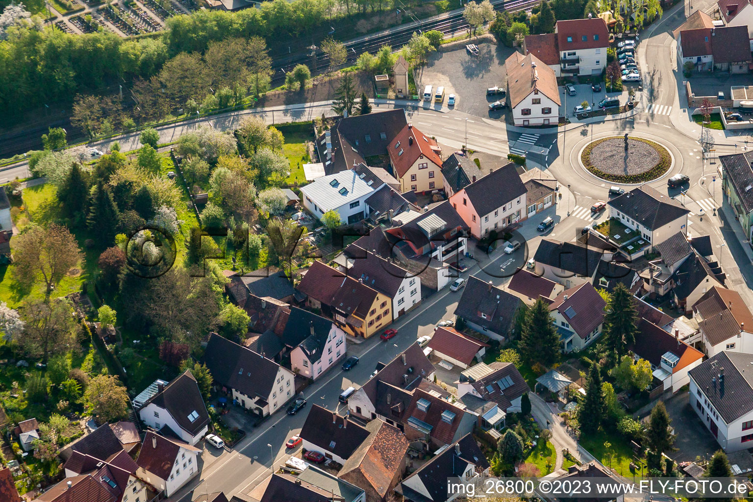 Vue aérienne de Rue Söllinger à le quartier Kleinsteinbach in Pfinztal dans le département Bade-Wurtemberg, Allemagne