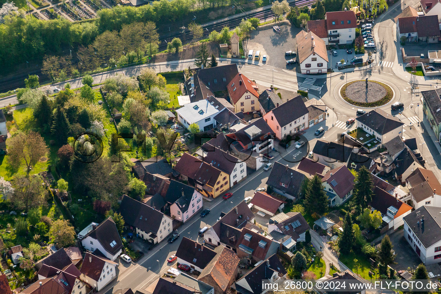 Vue aérienne de Rue Söllinger à le quartier Kleinsteinbach in Pfinztal dans le département Bade-Wurtemberg, Allemagne