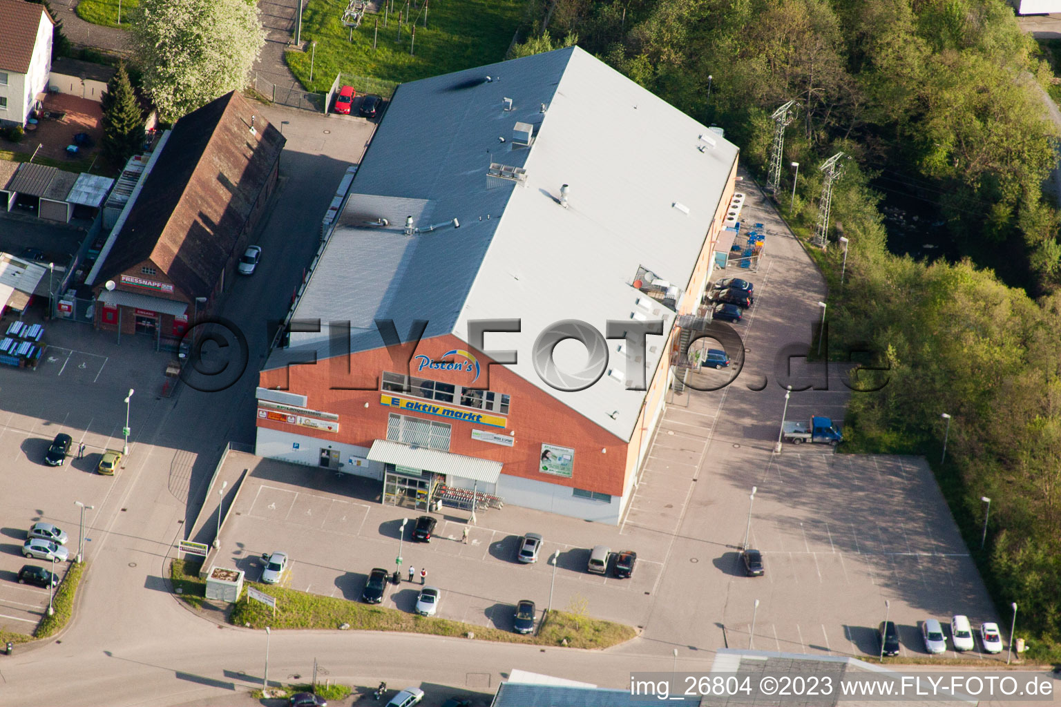 Vue aérienne de Piston EDEKA à le quartier Kleinsteinbach in Pfinztal dans le département Bade-Wurtemberg, Allemagne