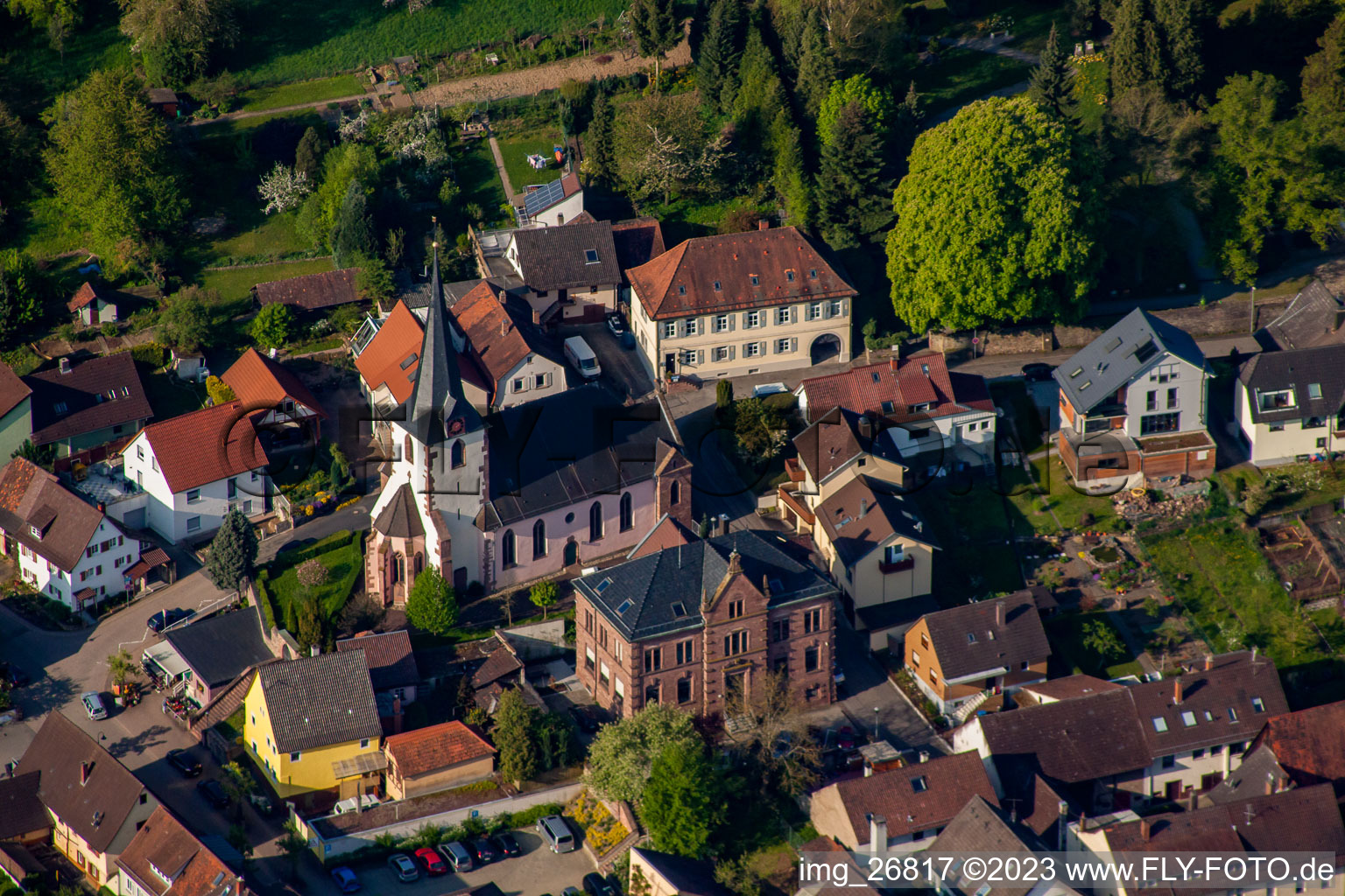 Vue aérienne de Kirchhofstr. à le quartier Söllingen in Pfinztal dans le département Bade-Wurtemberg, Allemagne