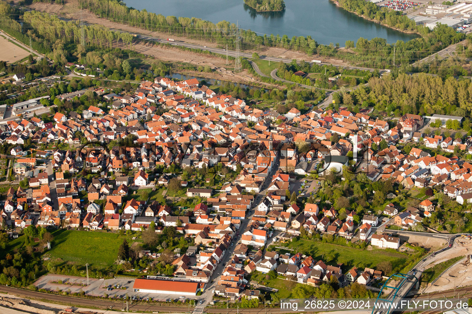 Wörth am Rhein dans le département Rhénanie-Palatinat, Allemagne vue d'en haut