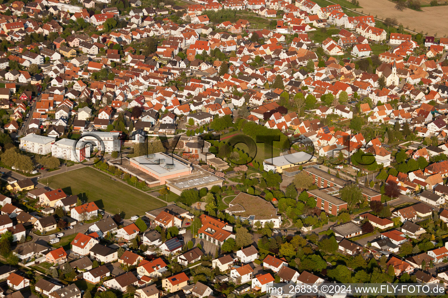 Quartier Maximiliansau in Wörth am Rhein dans le département Rhénanie-Palatinat, Allemagne vue d'en haut