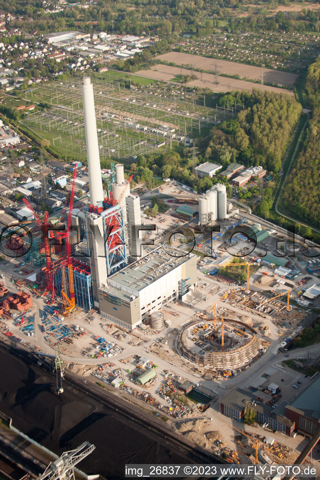 Photographie aérienne de EnBW construit une nouvelle centrale à charbon sur le Rhin à le quartier Rheinhafen in Karlsruhe dans le département Bade-Wurtemberg, Allemagne