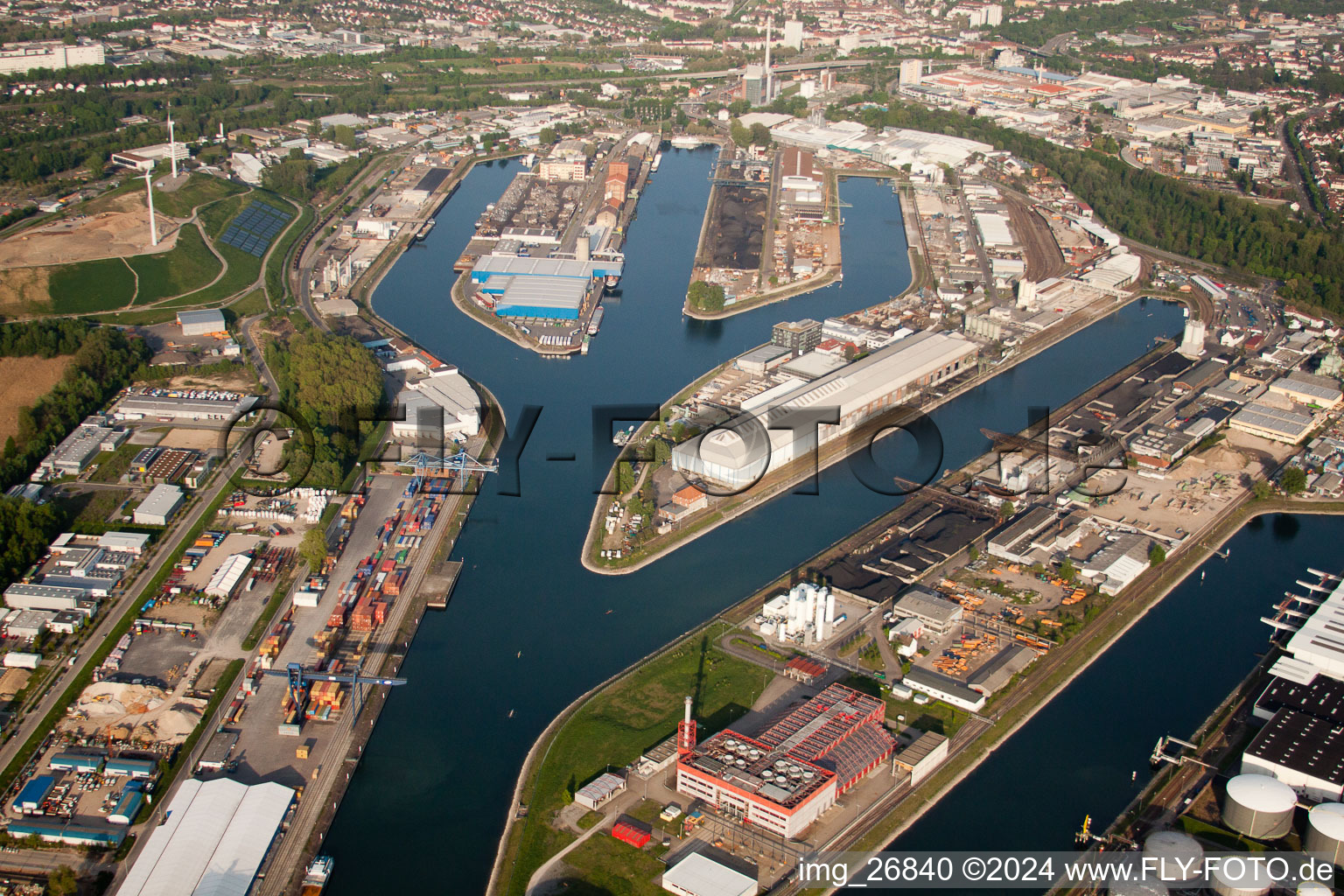 EnBW construit une nouvelle centrale à charbon sur le Rhin à le quartier Rheinhafen in Karlsruhe dans le département Bade-Wurtemberg, Allemagne hors des airs