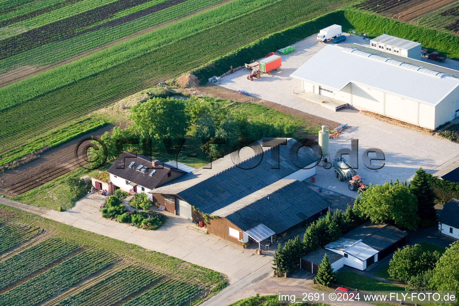 Vue aérienne de Le jardin du fermier à Winden dans le département Rhénanie-Palatinat, Allemagne