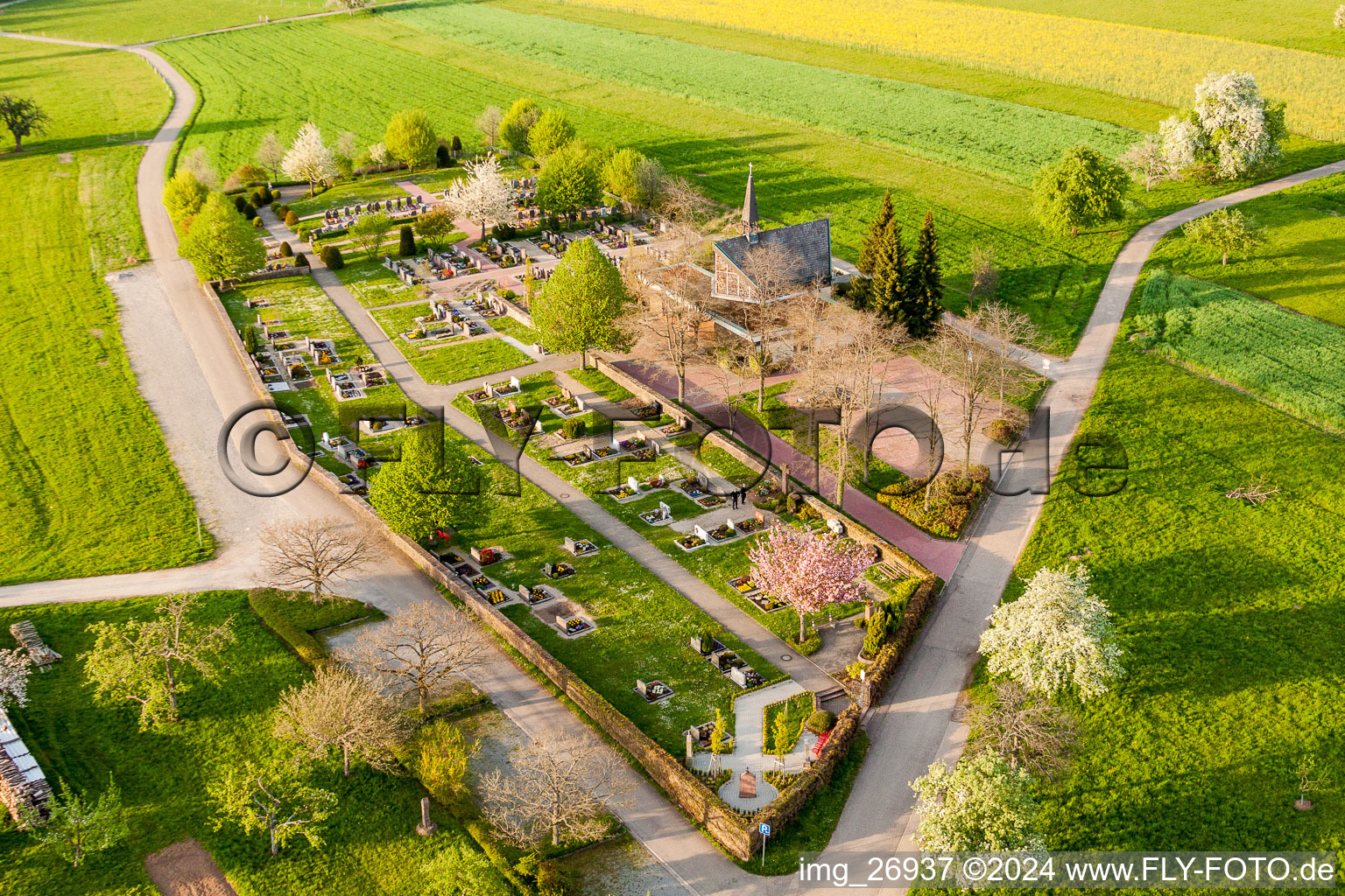 Vue aérienne de Cimetière de Völkersbach à Malsch dans le département Bade-Wurtemberg, Allemagne