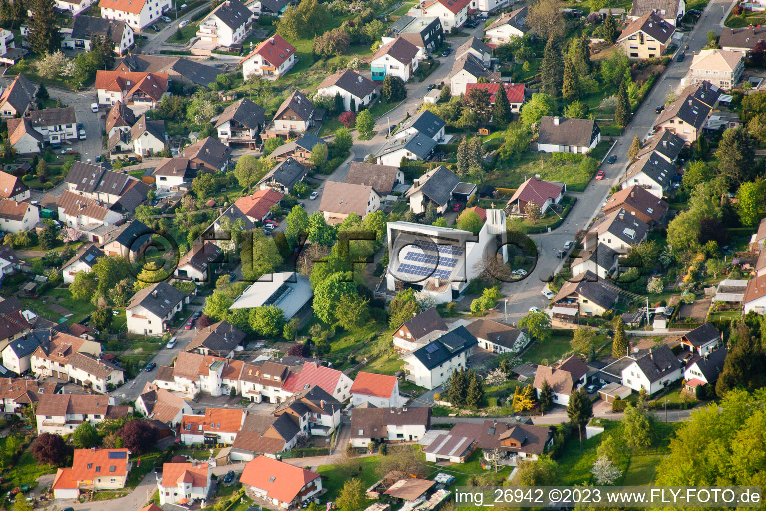 Vue aérienne de Saint Ignace à le quartier Sulzbach in Malsch dans le département Bade-Wurtemberg, Allemagne