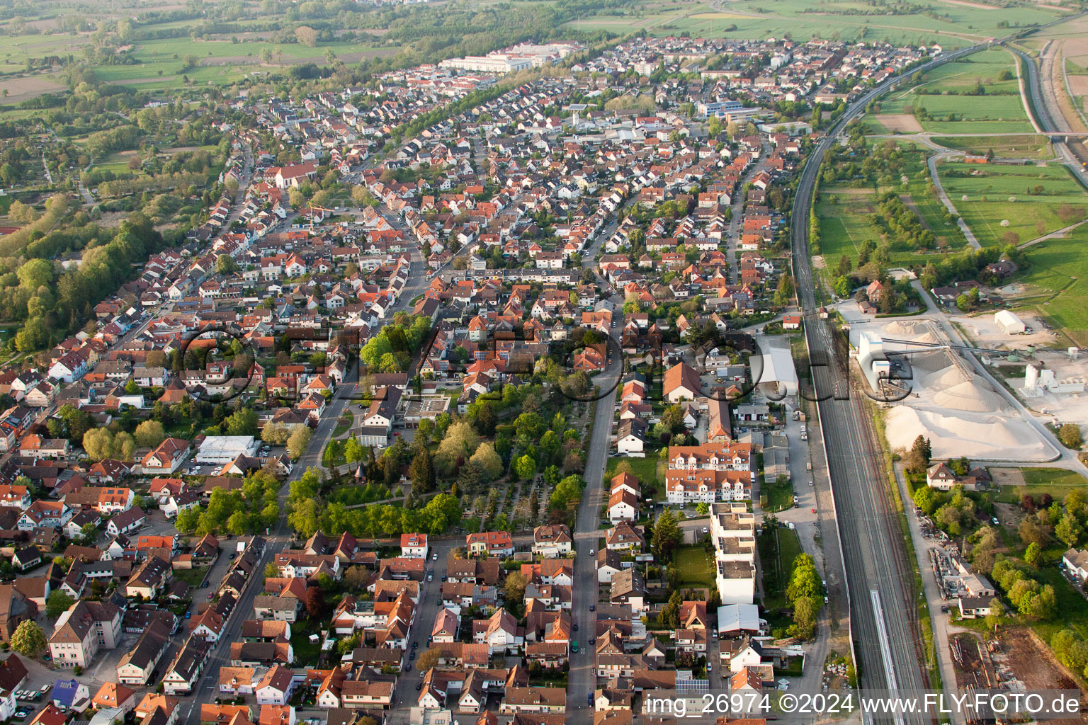 Vue aérienne de Et Bahnhofstr à Durmersheim dans le département Bade-Wurtemberg, Allemagne