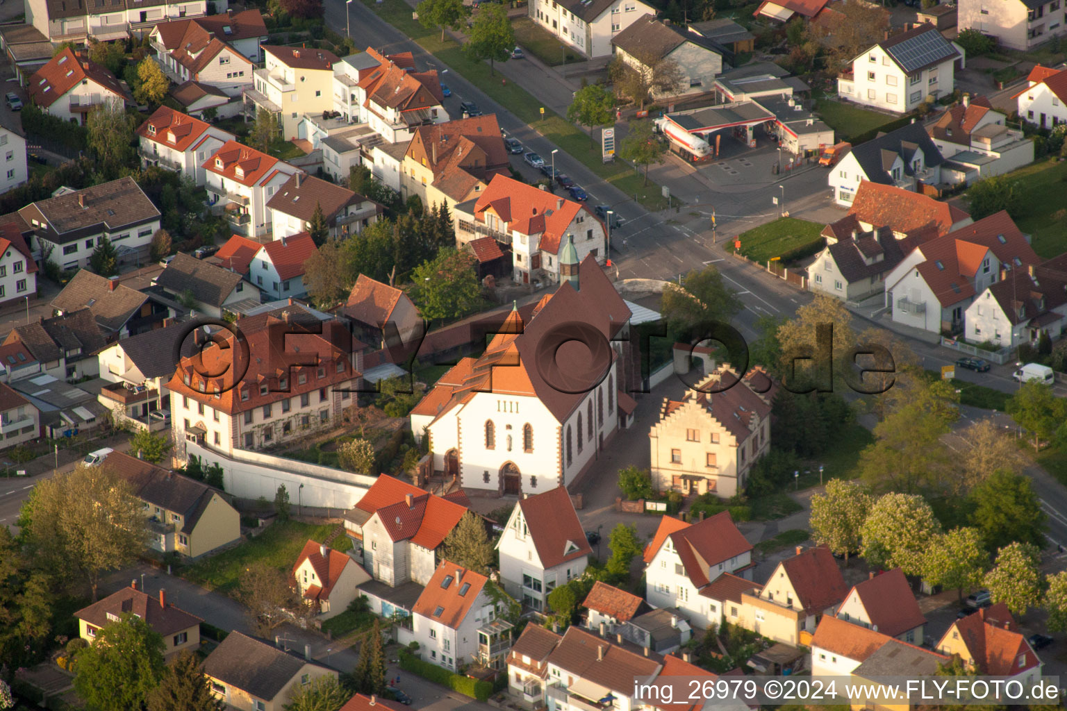 Vue aérienne de Église de pèlerinage Maria Bickesheim à Durmersheim dans le département Bade-Wurtemberg, Allemagne