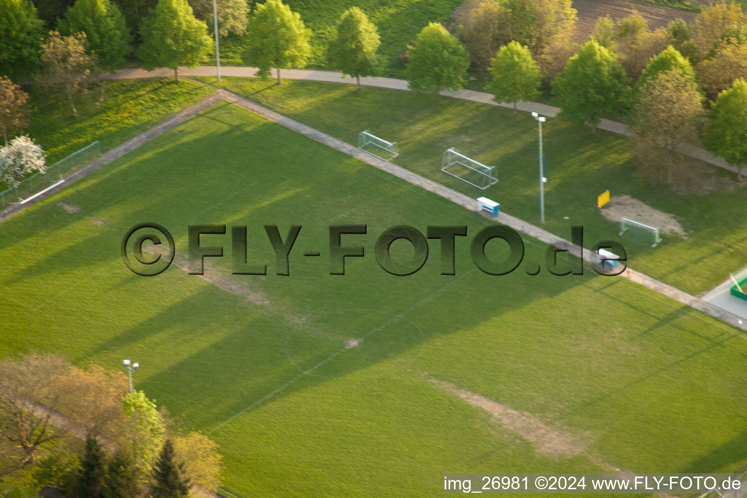 Vue aérienne de Terrain de sport à Durmersheim dans le département Bade-Wurtemberg, Allemagne