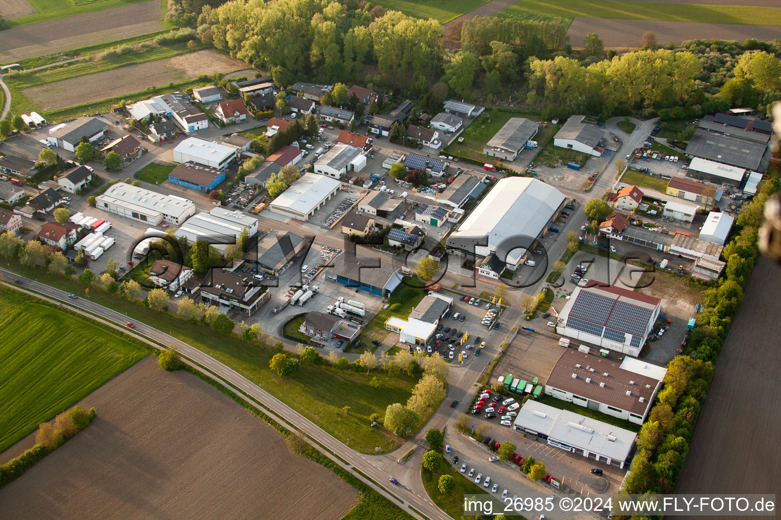 Vue aérienne de Zone commerciale Zeppelinstr. à le quartier Würmersheim in Durmersheim dans le département Bade-Wurtemberg, Allemagne