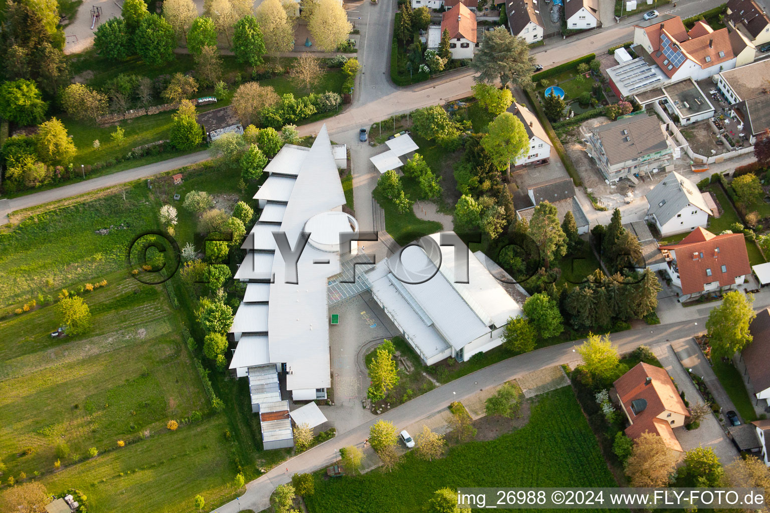 Vue aérienne de École primaire Würmersheim à le quartier Würmersheim in Durmersheim dans le département Bade-Wurtemberg, Allemagne