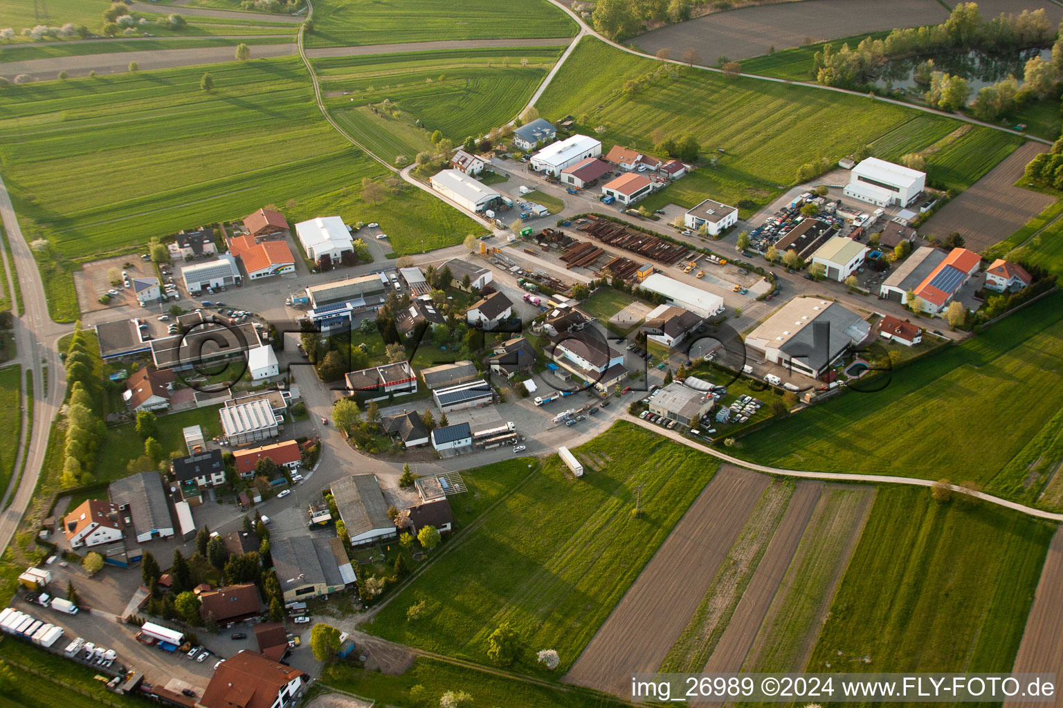 Vue aérienne de Zone industrielle Zeppelinstr à Au am Rhein dans le département Bade-Wurtemberg, Allemagne