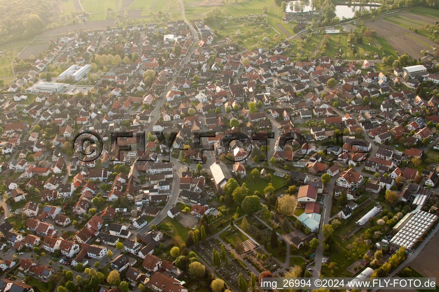 Au am Rhein dans le département Bade-Wurtemberg, Allemagne vue d'en haut