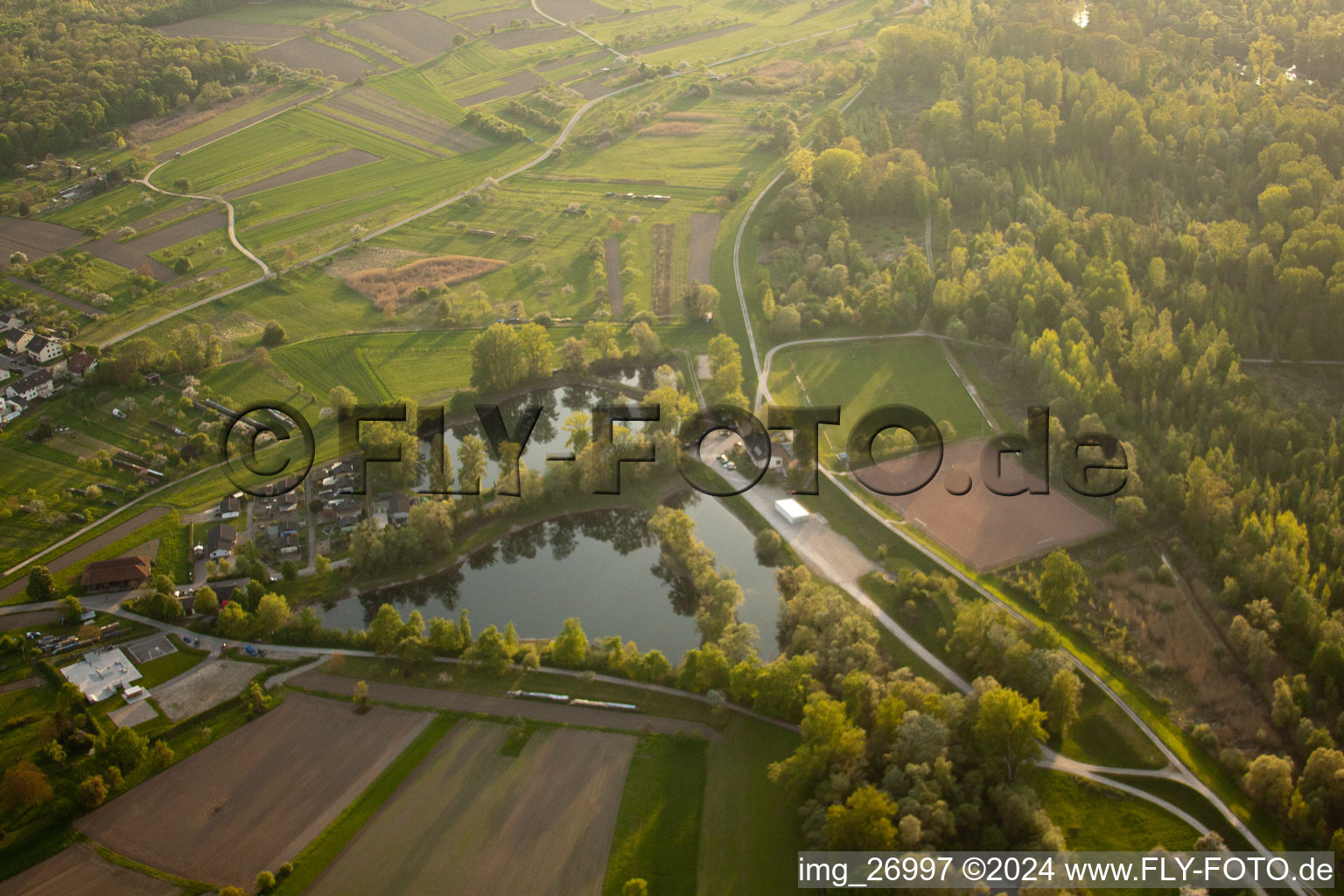 Au am Rhein dans le département Bade-Wurtemberg, Allemagne depuis l'avion