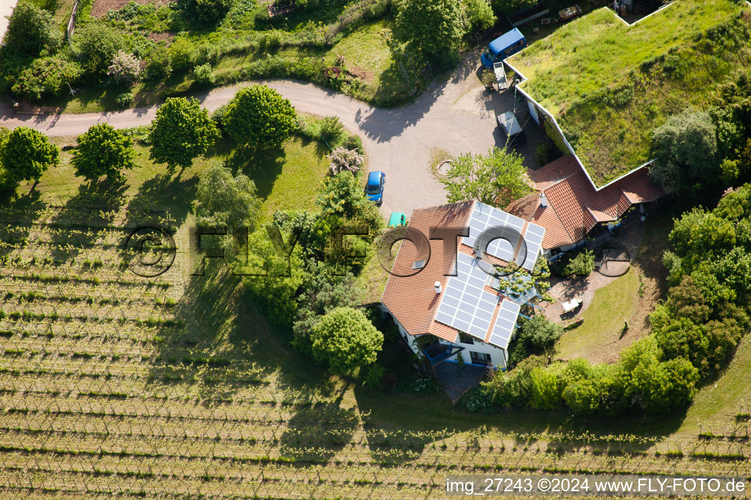 Vue oblique de Domaine Bioland Marzolph à le quartier Wollmesheim in Landau in der Pfalz dans le département Rhénanie-Palatinat, Allemagne