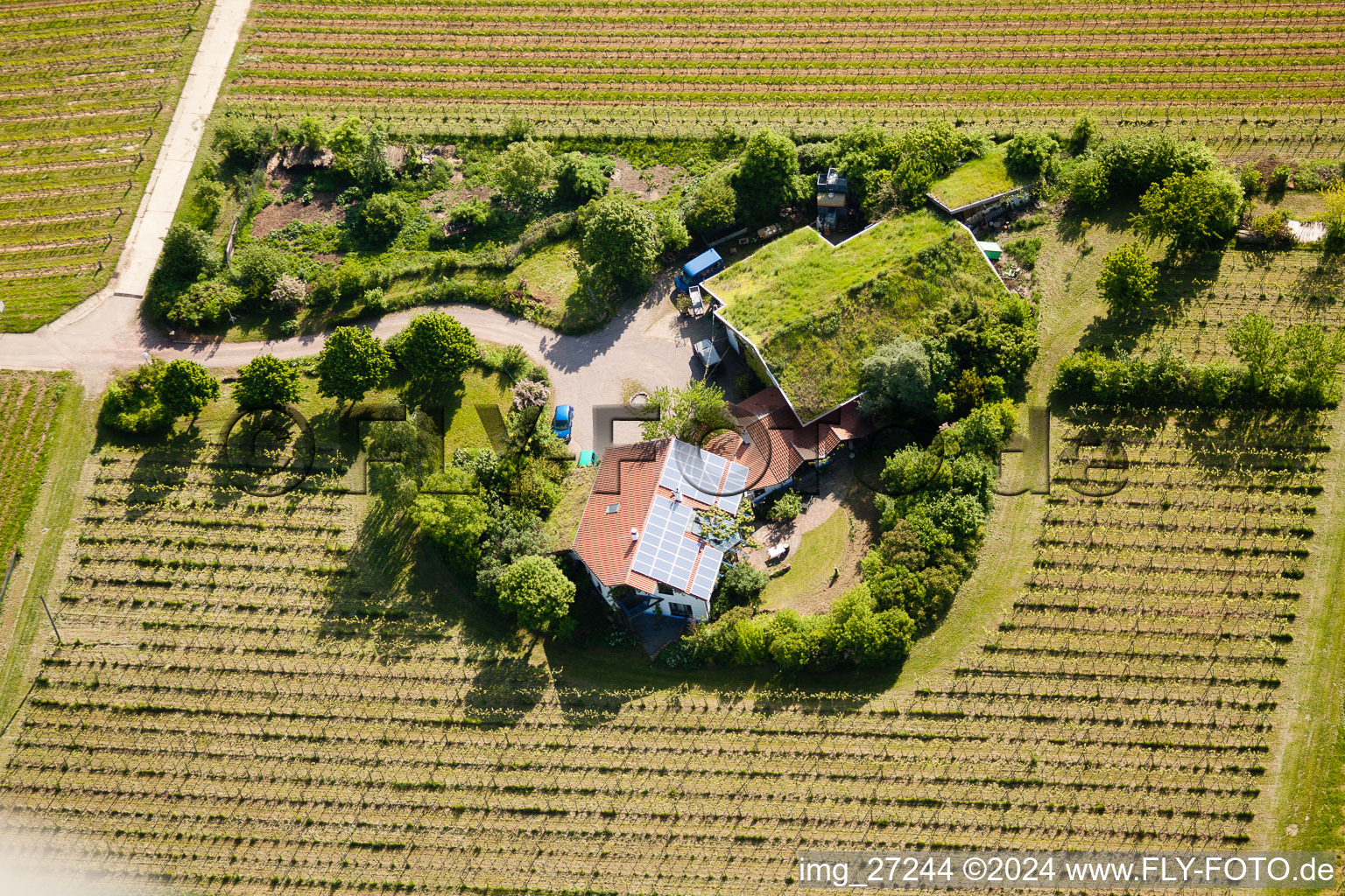 Domaine Bioland Marzolph à le quartier Wollmesheim in Landau in der Pfalz dans le département Rhénanie-Palatinat, Allemagne d'en haut