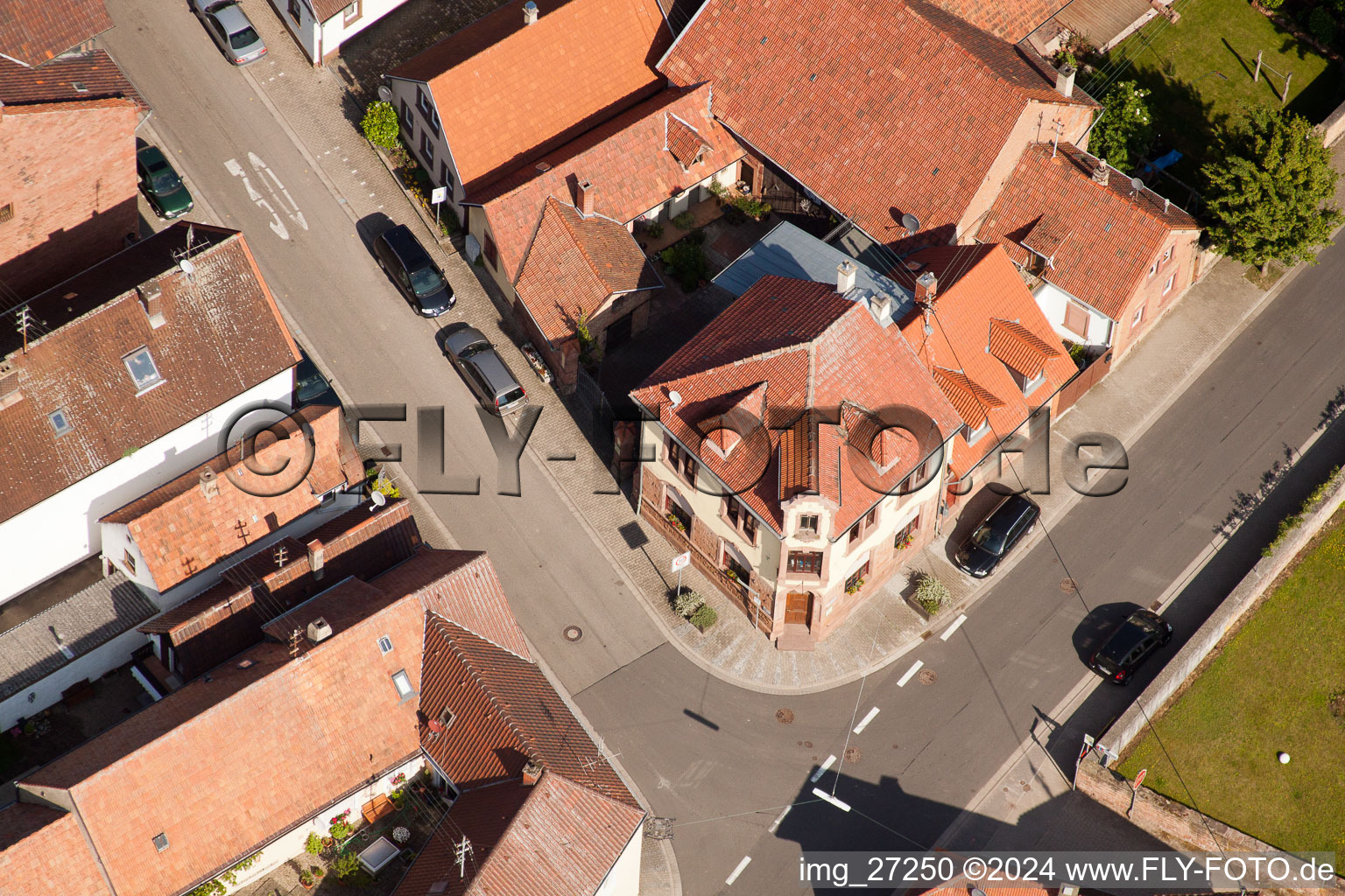 Vue aérienne de Au coin à le quartier Wollmesheim in Landau in der Pfalz dans le département Rhénanie-Palatinat, Allemagne