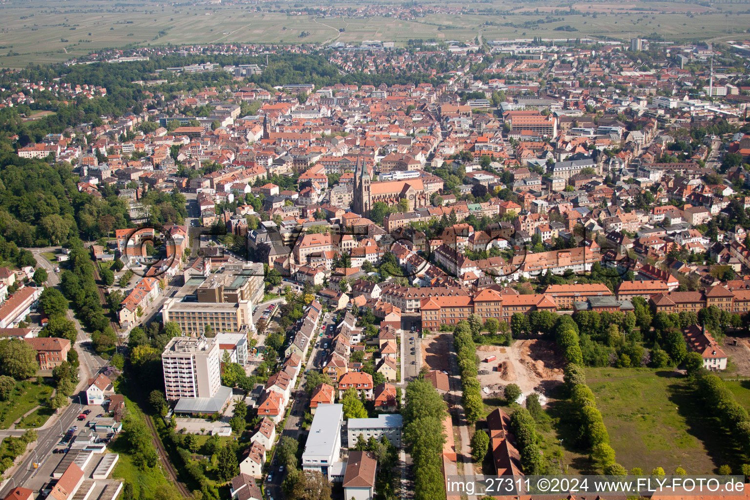 Landau in der Pfalz dans le département Rhénanie-Palatinat, Allemagne hors des airs