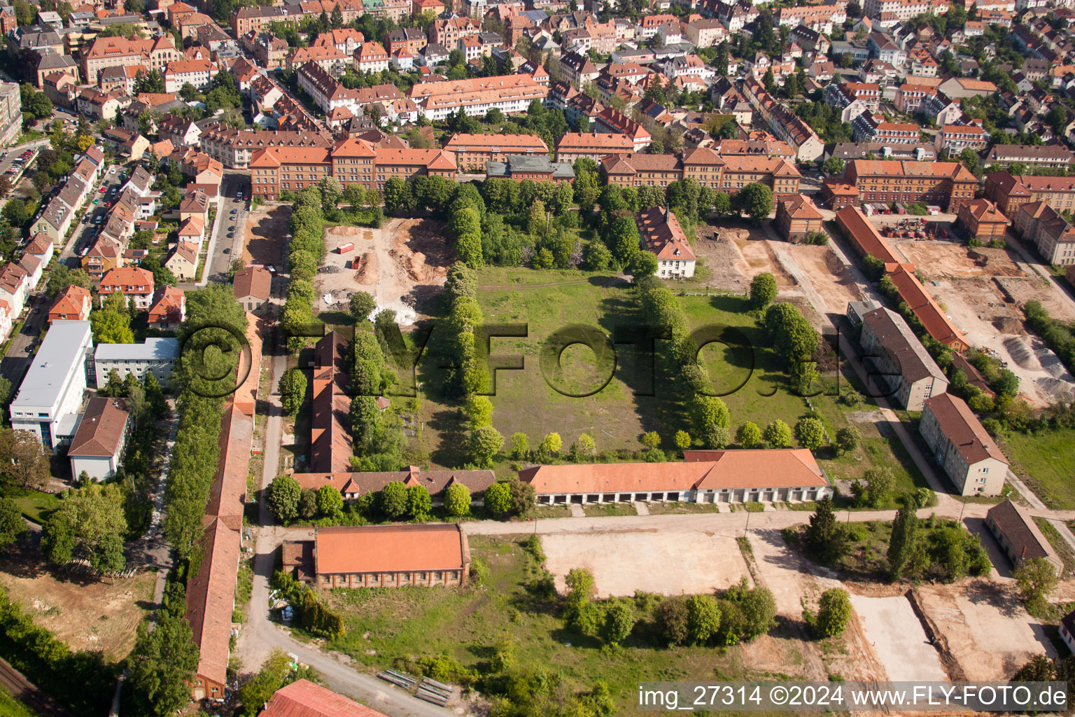 Vue d'oiseau de Landau in der Pfalz dans le département Rhénanie-Palatinat, Allemagne