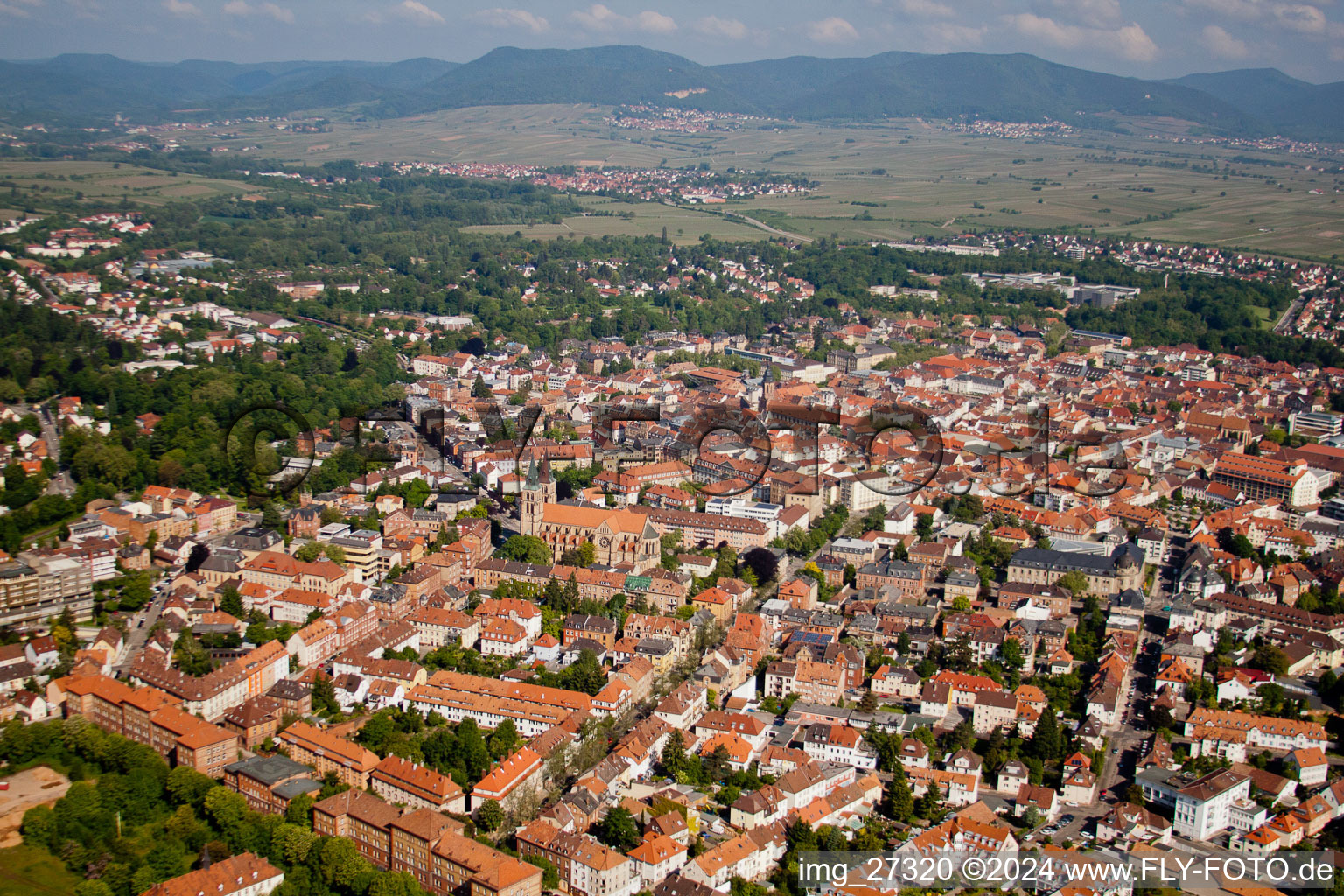 Landau in der Pfalz dans le département Rhénanie-Palatinat, Allemagne d'un drone