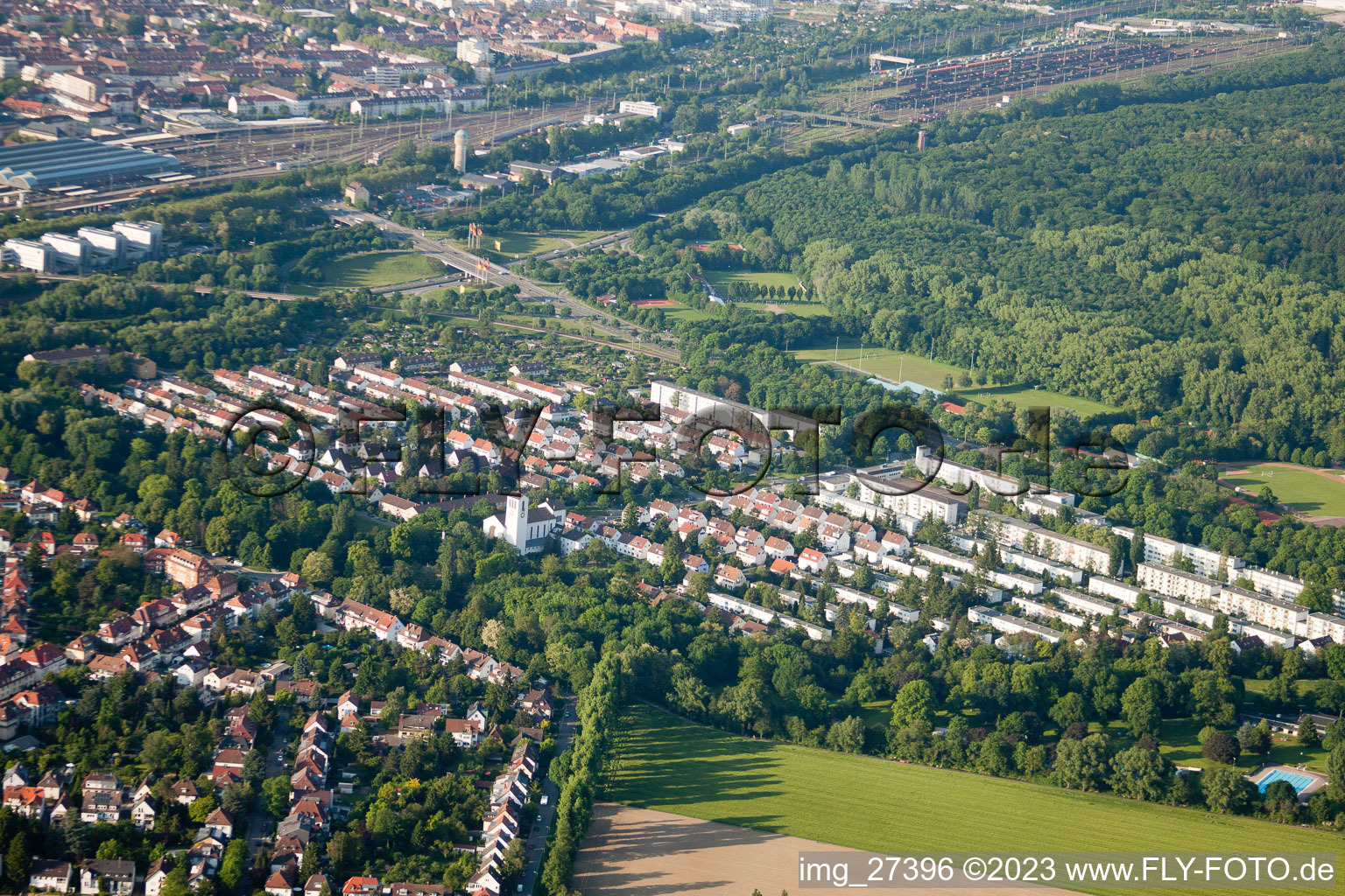 Quartier Weiherfeld-Dammerstock in Karlsruhe dans le département Bade-Wurtemberg, Allemagne d'en haut