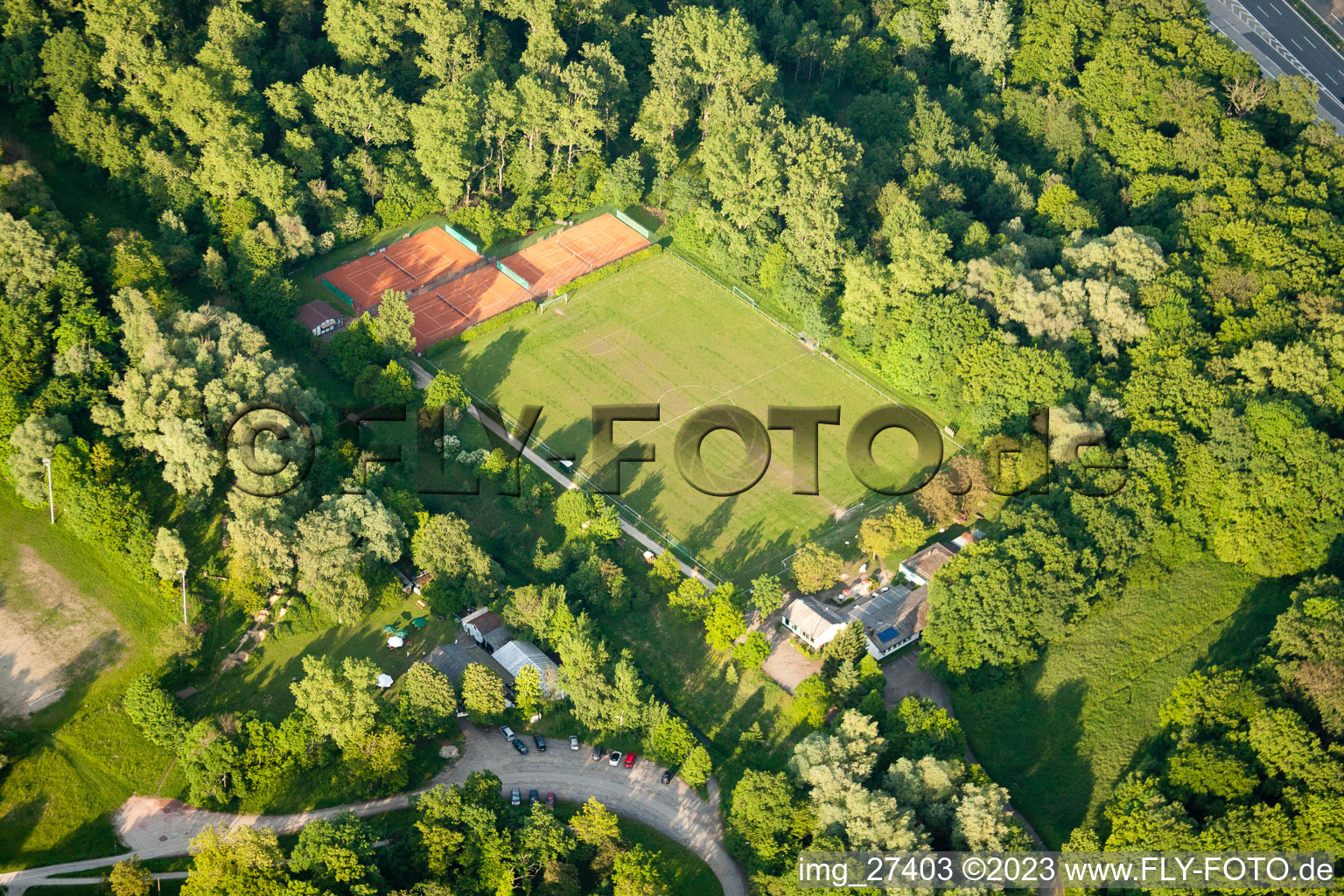 Vue aérienne de Rüppur, terrain de sport à le quartier Rüppurr in Karlsruhe dans le département Bade-Wurtemberg, Allemagne