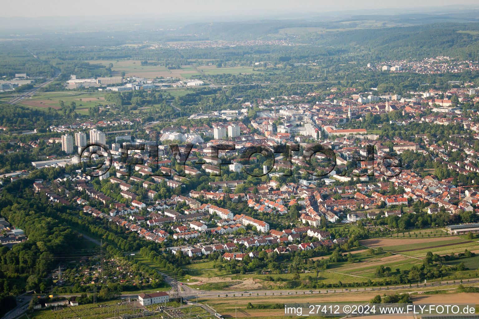 Vue oblique de Aie à le quartier Durlach in Karlsruhe dans le département Bade-Wurtemberg, Allemagne