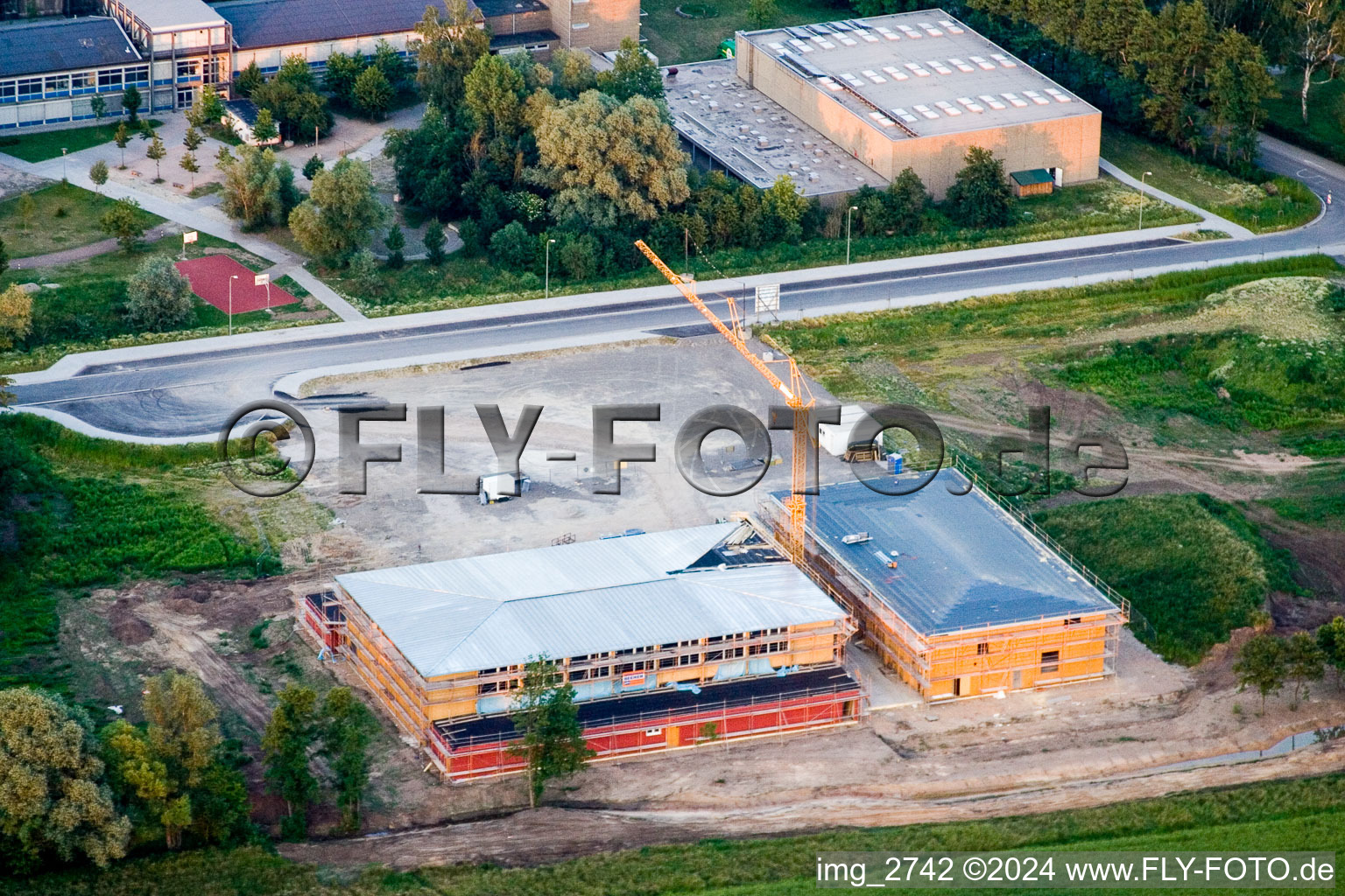 Vue aérienne de Nouvelle construction d'une salle polyvalente à Kandel dans le département Rhénanie-Palatinat, Allemagne