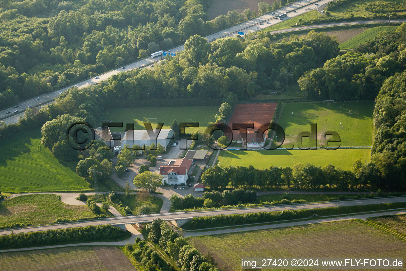 Vue oblique de Stade d'Oberwald à le quartier Durlach in Karlsruhe dans le département Bade-Wurtemberg, Allemagne