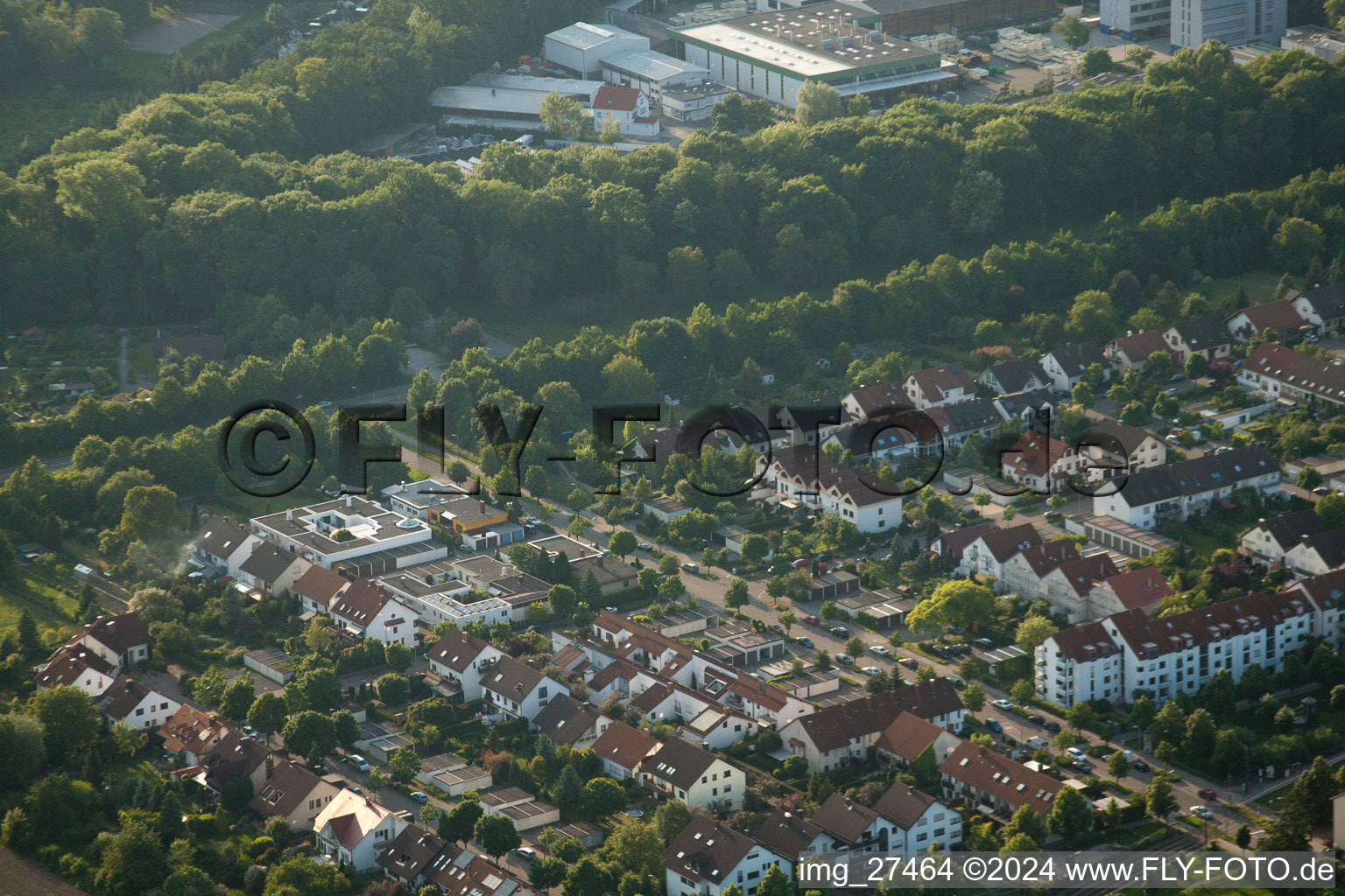 Vue aérienne de Rue Schlesier à le quartier Durlach in Karlsruhe dans le département Bade-Wurtemberg, Allemagne