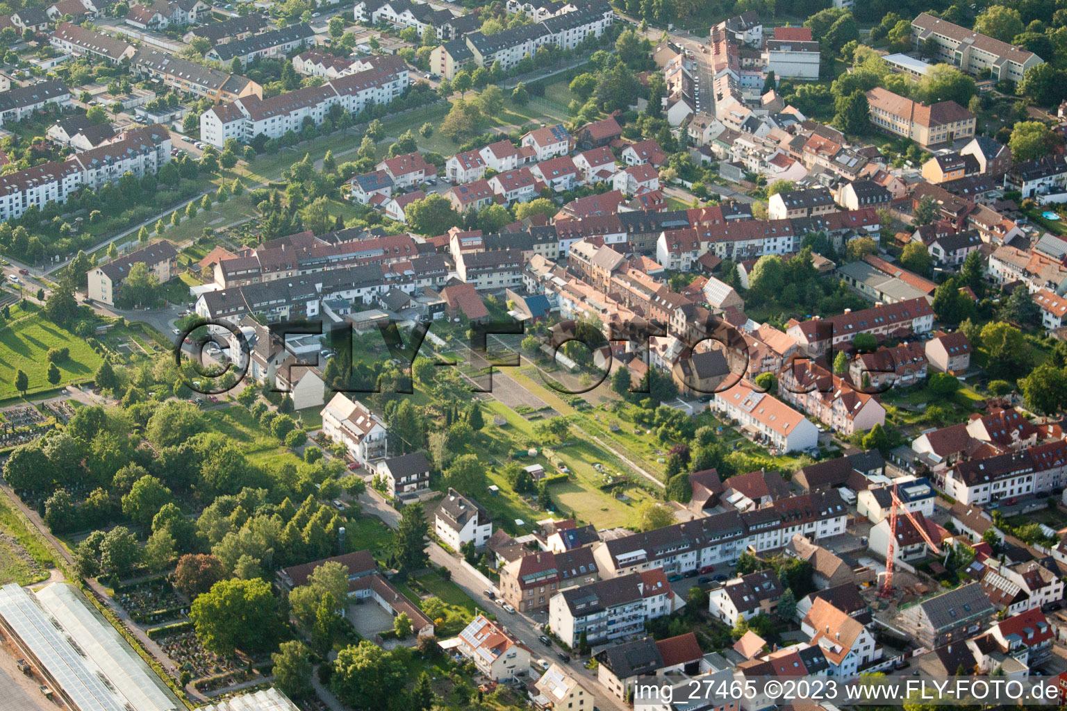 Vue aérienne de Aie à le quartier Durlach in Karlsruhe dans le département Bade-Wurtemberg, Allemagne