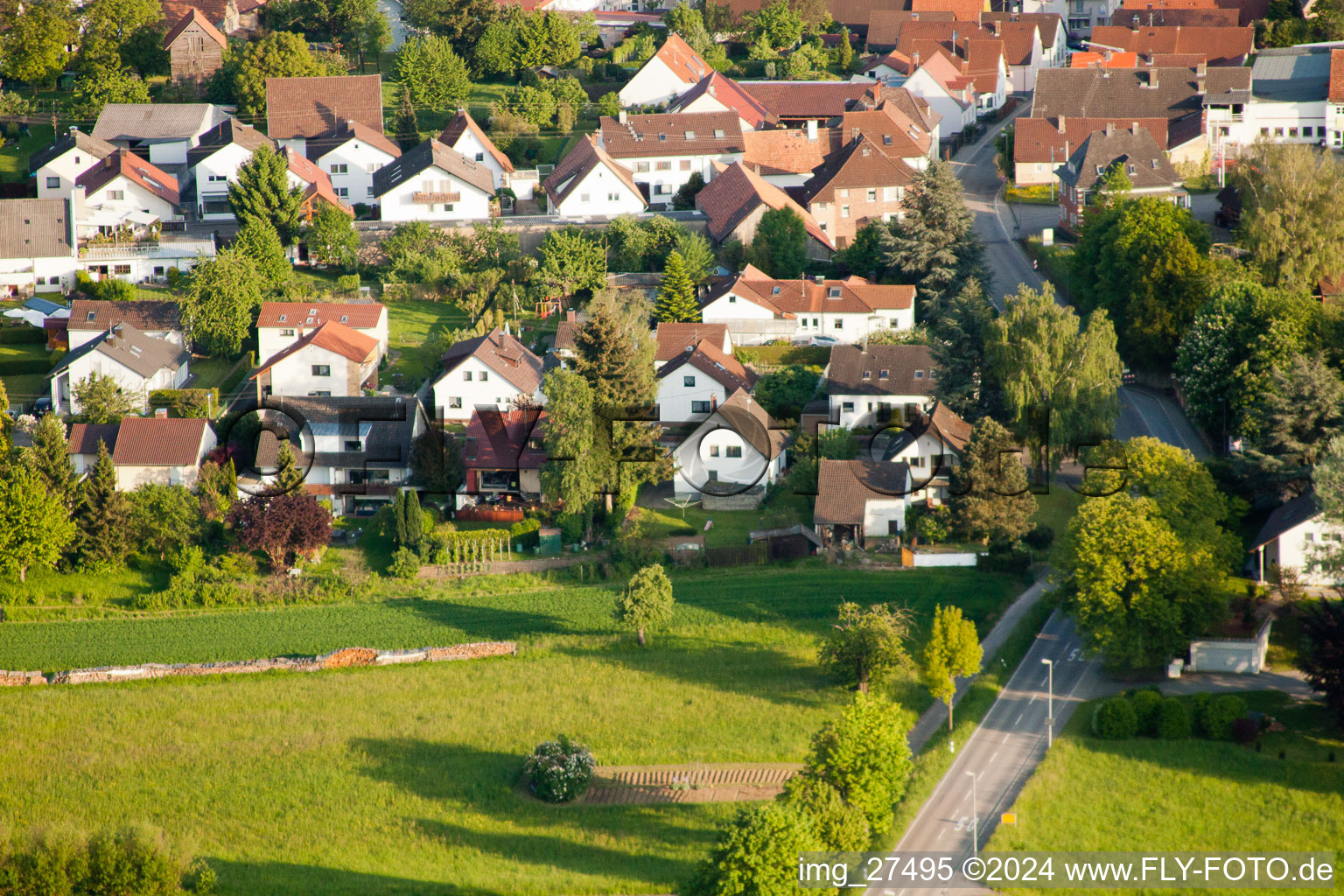 Vue aérienne de Gerberastraße 4 à le quartier Stupferich in Karlsruhe dans le département Bade-Wurtemberg, Allemagne