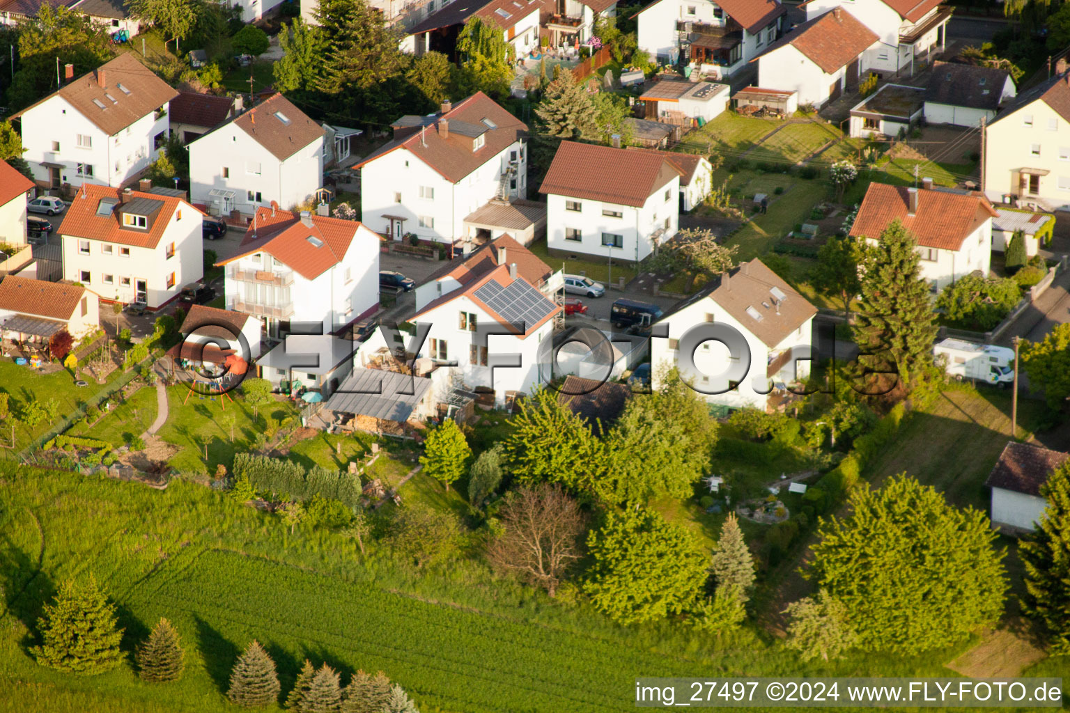 Bouché à le quartier Hohenwettersbach in Karlsruhe dans le département Bade-Wurtemberg, Allemagne d'en haut