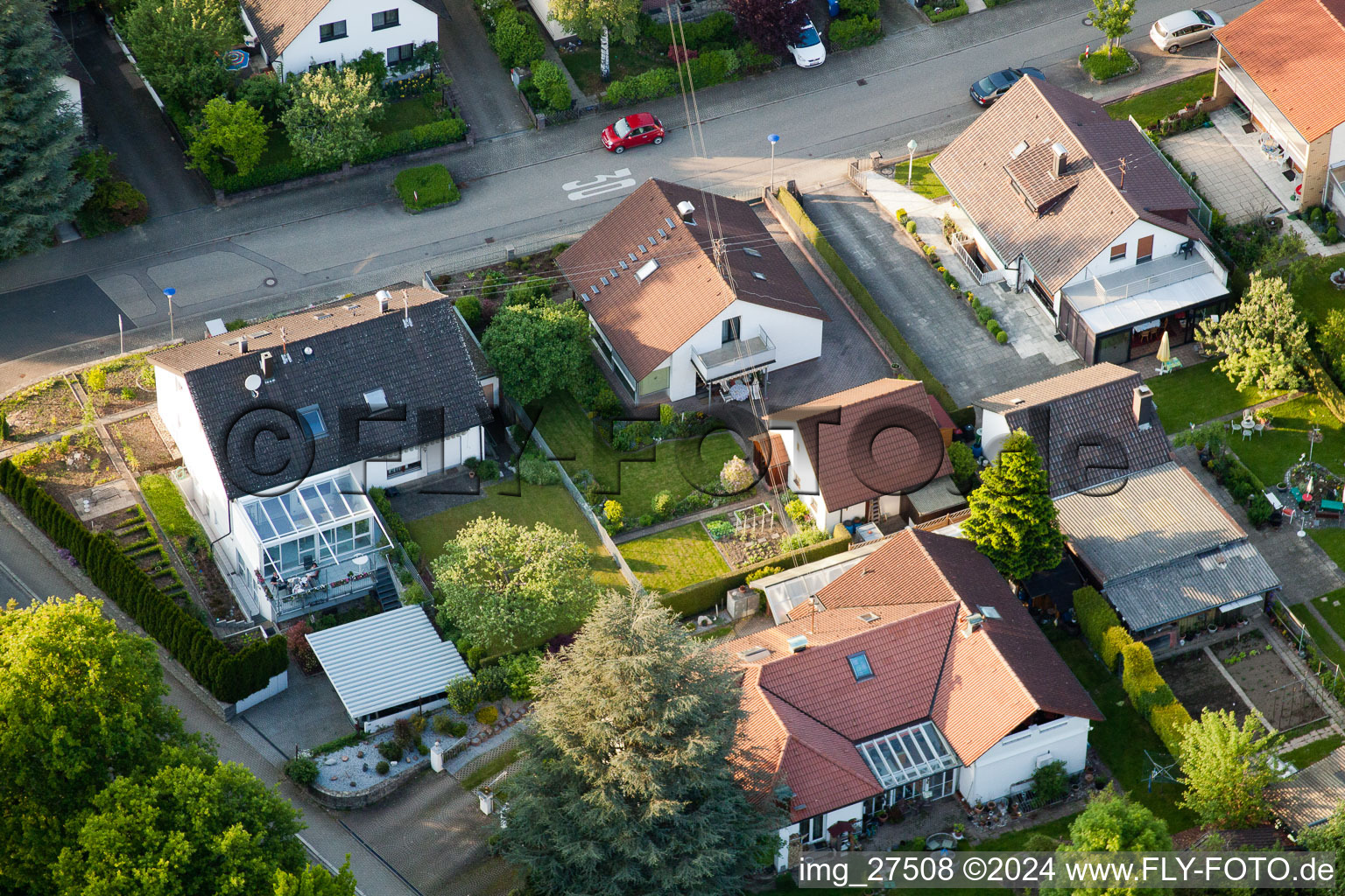 Vue aérienne de Gerberastraße 4 à le quartier Stupferich in Karlsruhe dans le département Bade-Wurtemberg, Allemagne