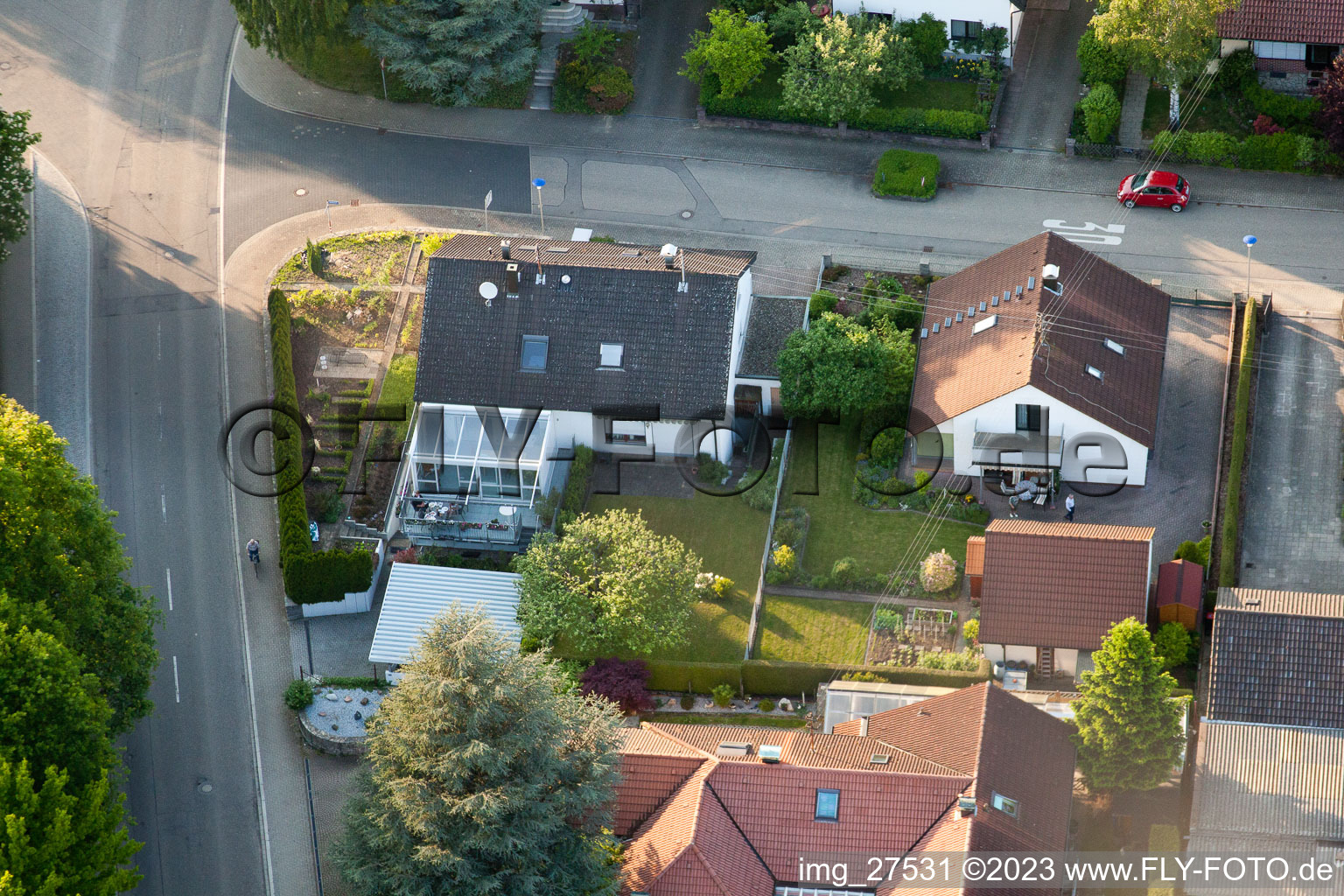 Enregistrement par drone de Gerberastraße 4 à le quartier Stupferich in Karlsruhe dans le département Bade-Wurtemberg, Allemagne