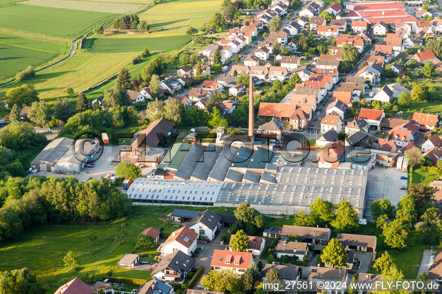 Vue aérienne de Ancienne usine - bâtiment à Stupferich à le quartier Stupferich in Karlsruhe dans le département Bade-Wurtemberg, Allemagne